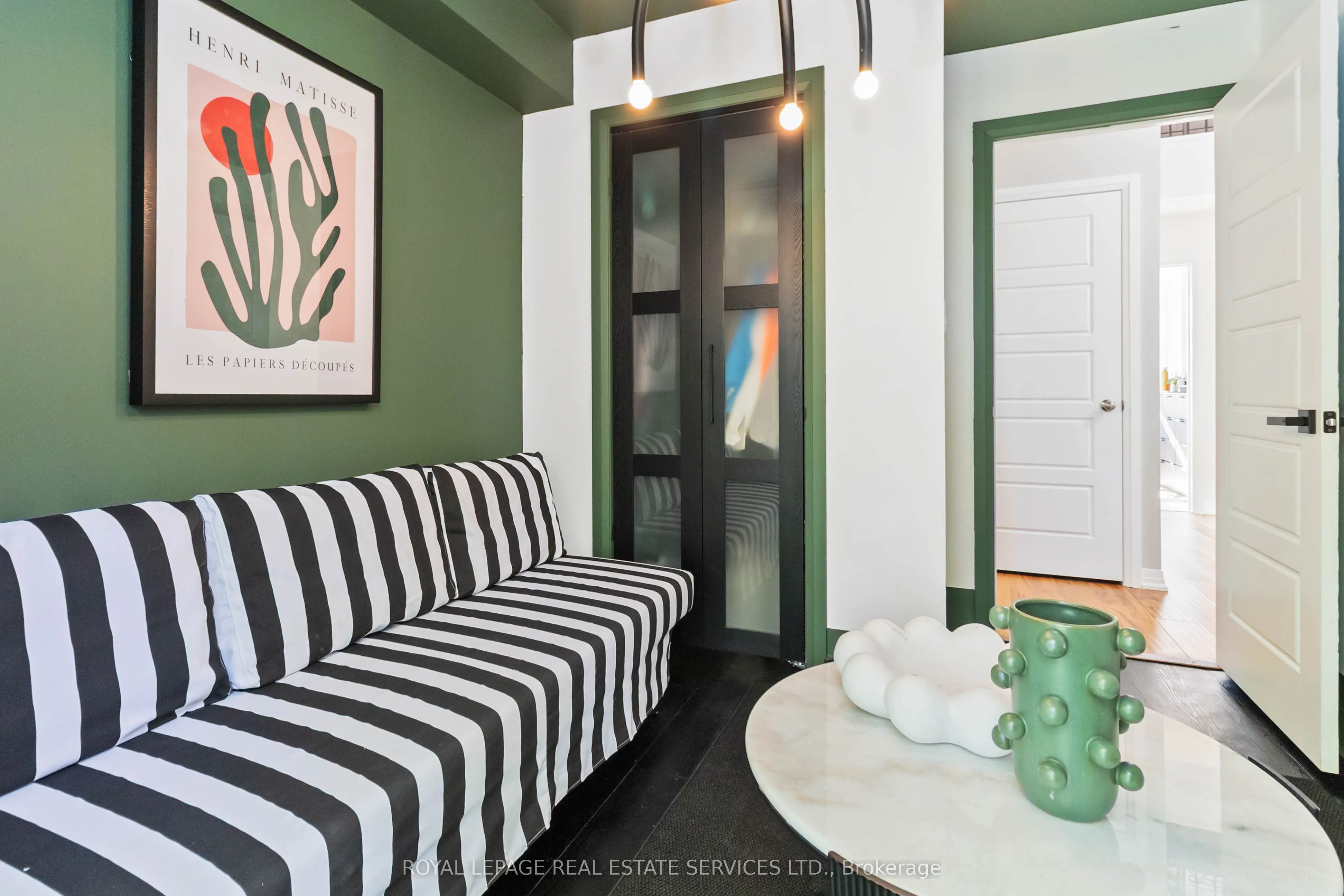 405 Plains Road E, #25