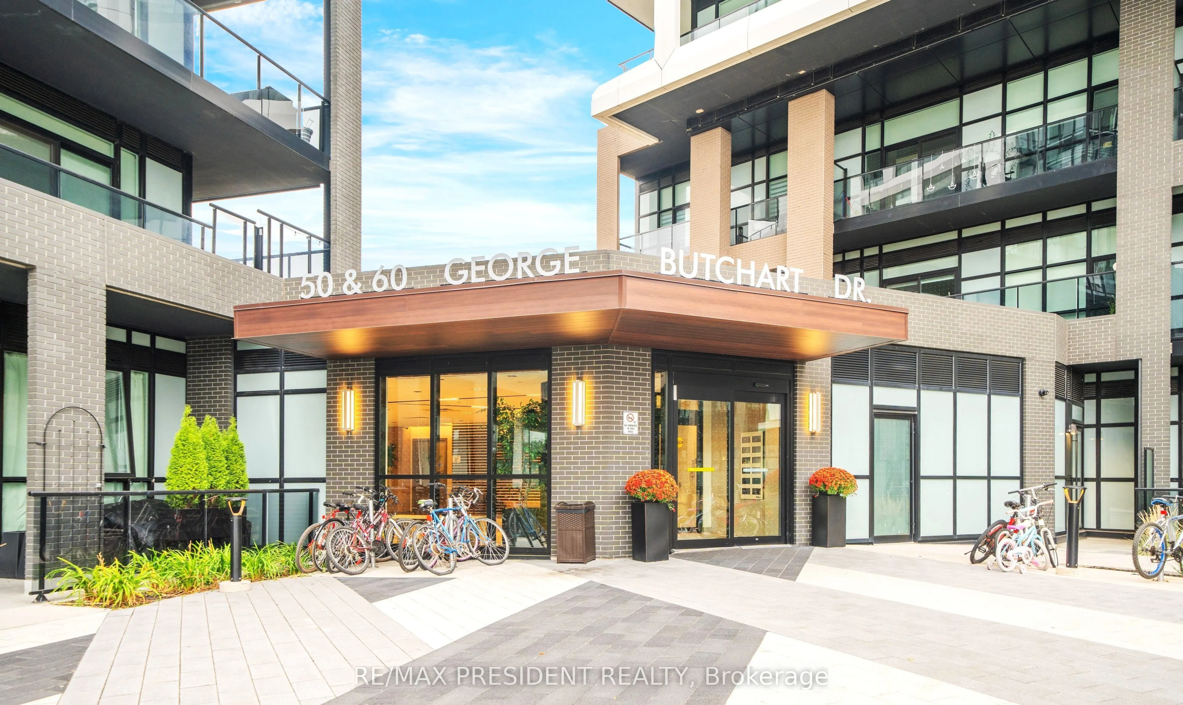 60 George Butchart Drive, #112