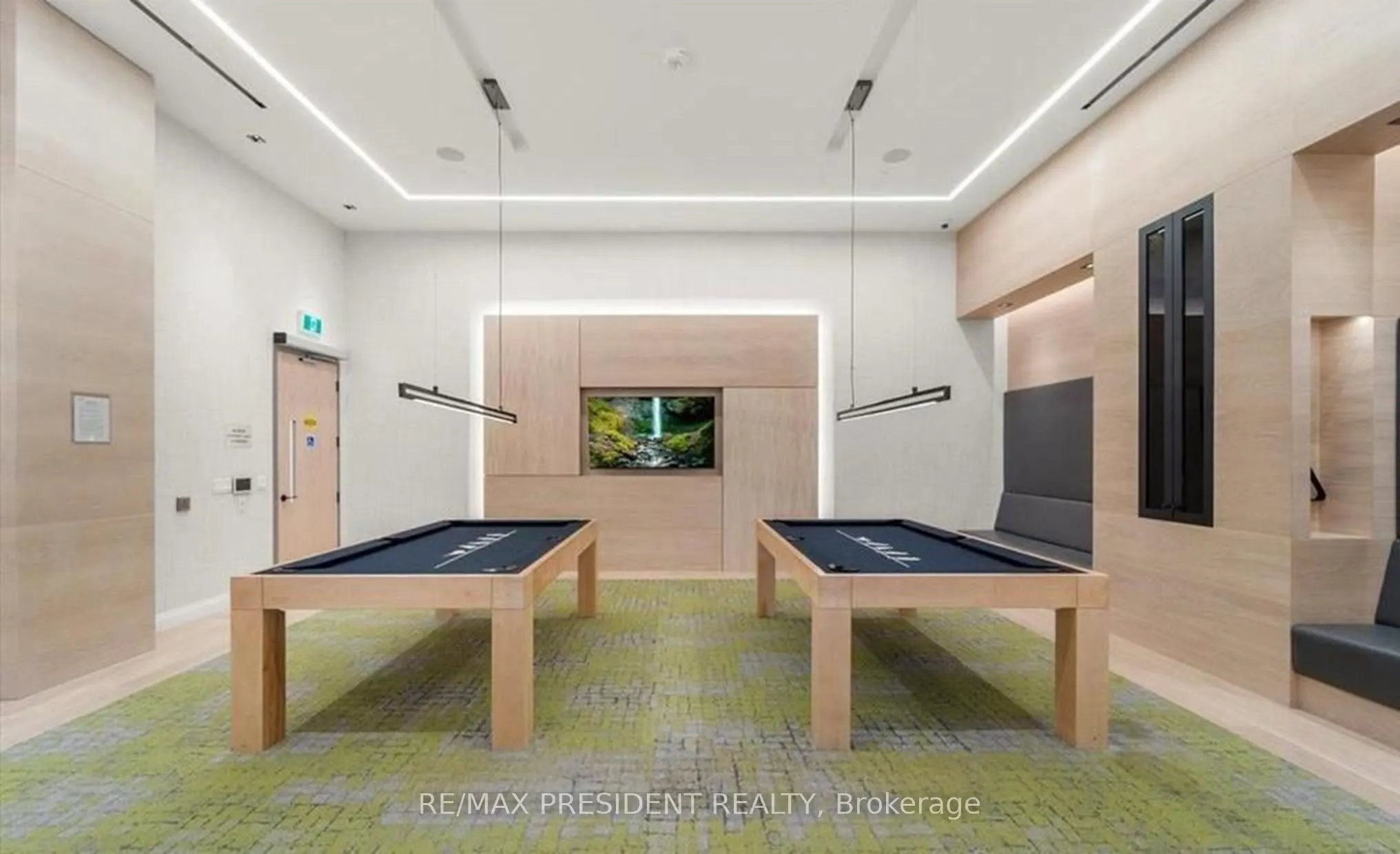 60 George Butchart Drive, #112