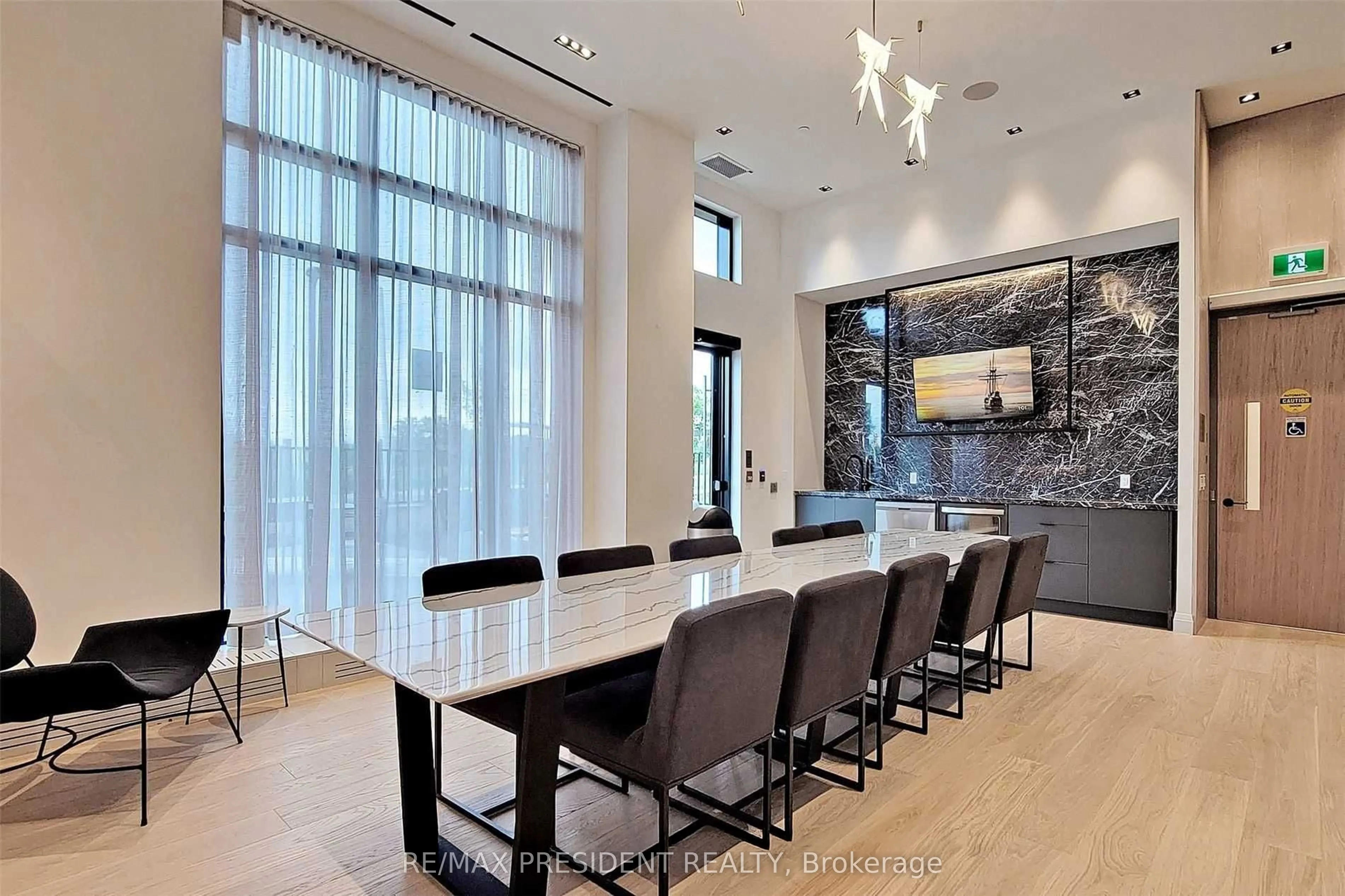 60 George Butchart Drive, #112