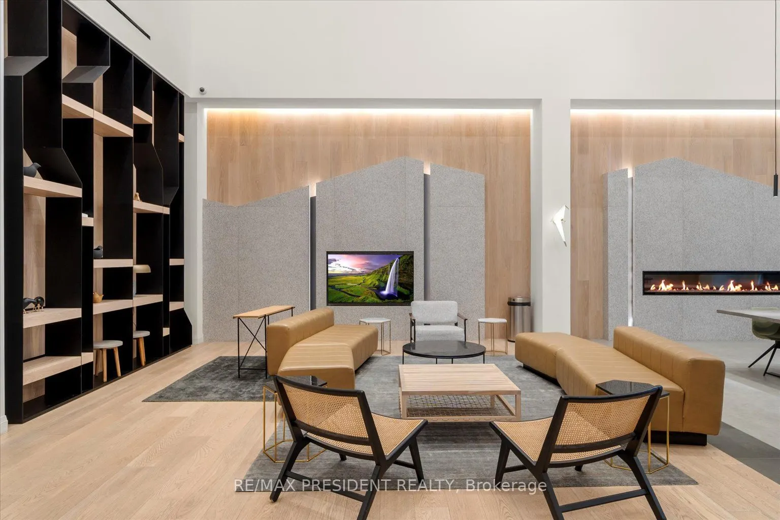 60 George Butchart Drive, #112