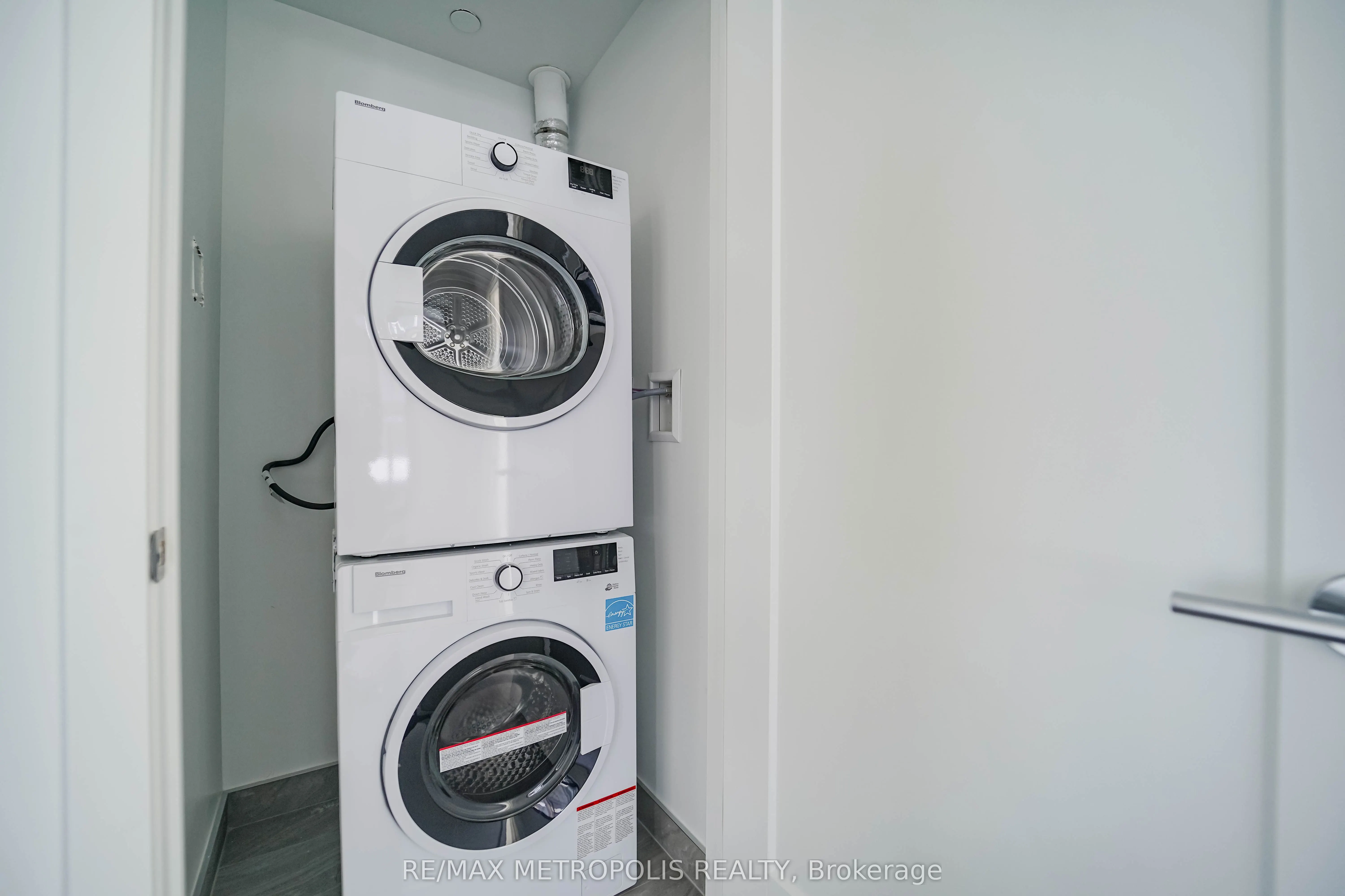 801 The Queensway, #624