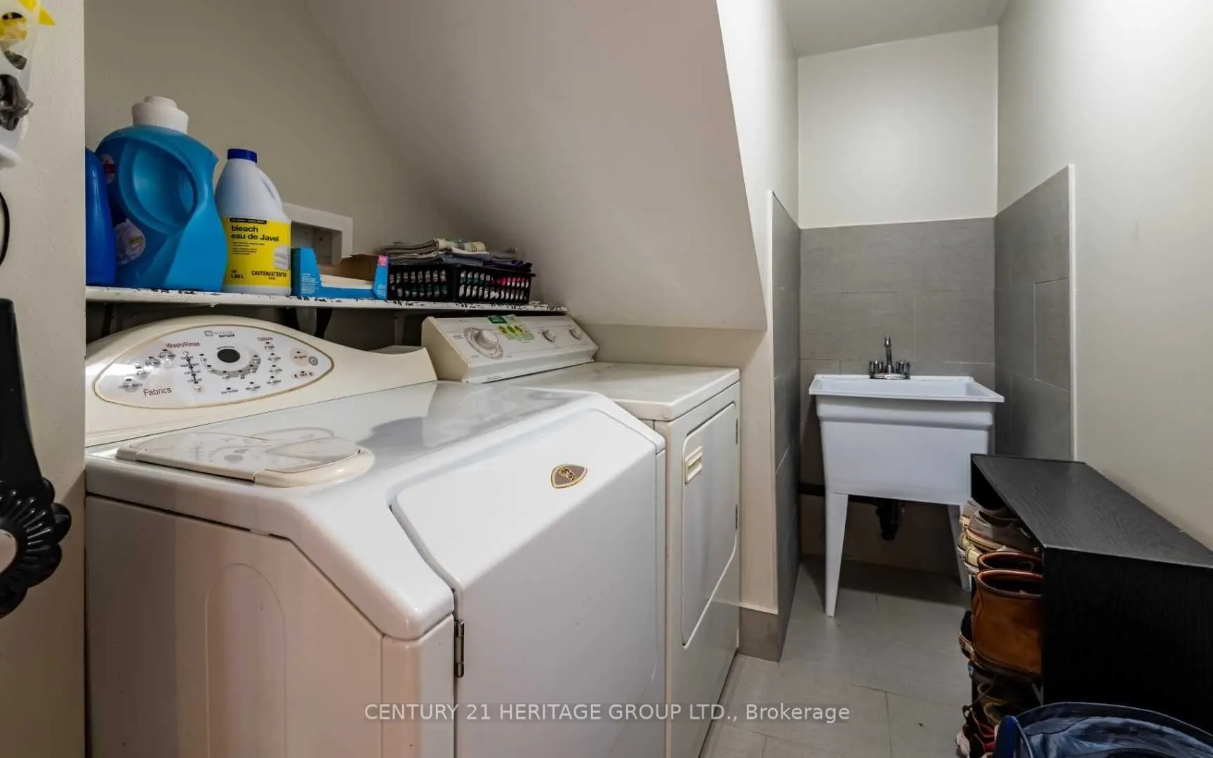 239 Credit Creek Boulevard, #Lower