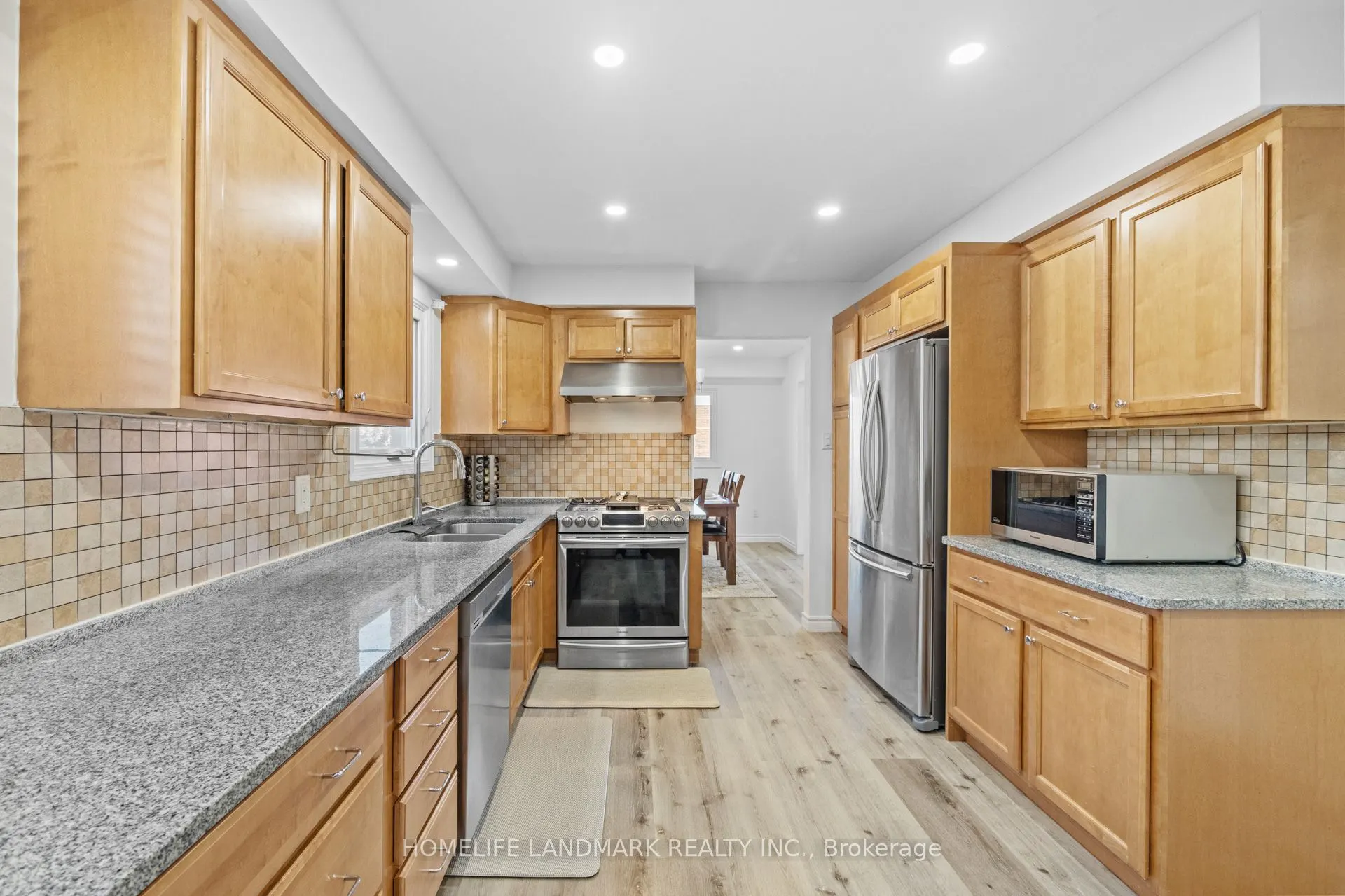 1544 Kirkrow Crescent