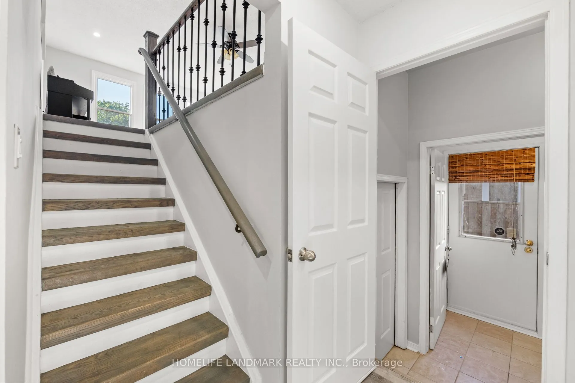 1544 Kirkrow Crescent