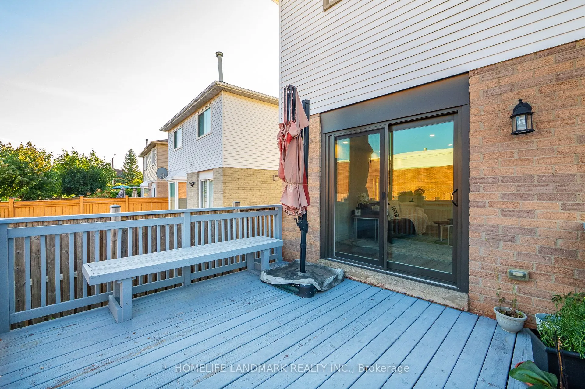 1544 Kirkrow Crescent