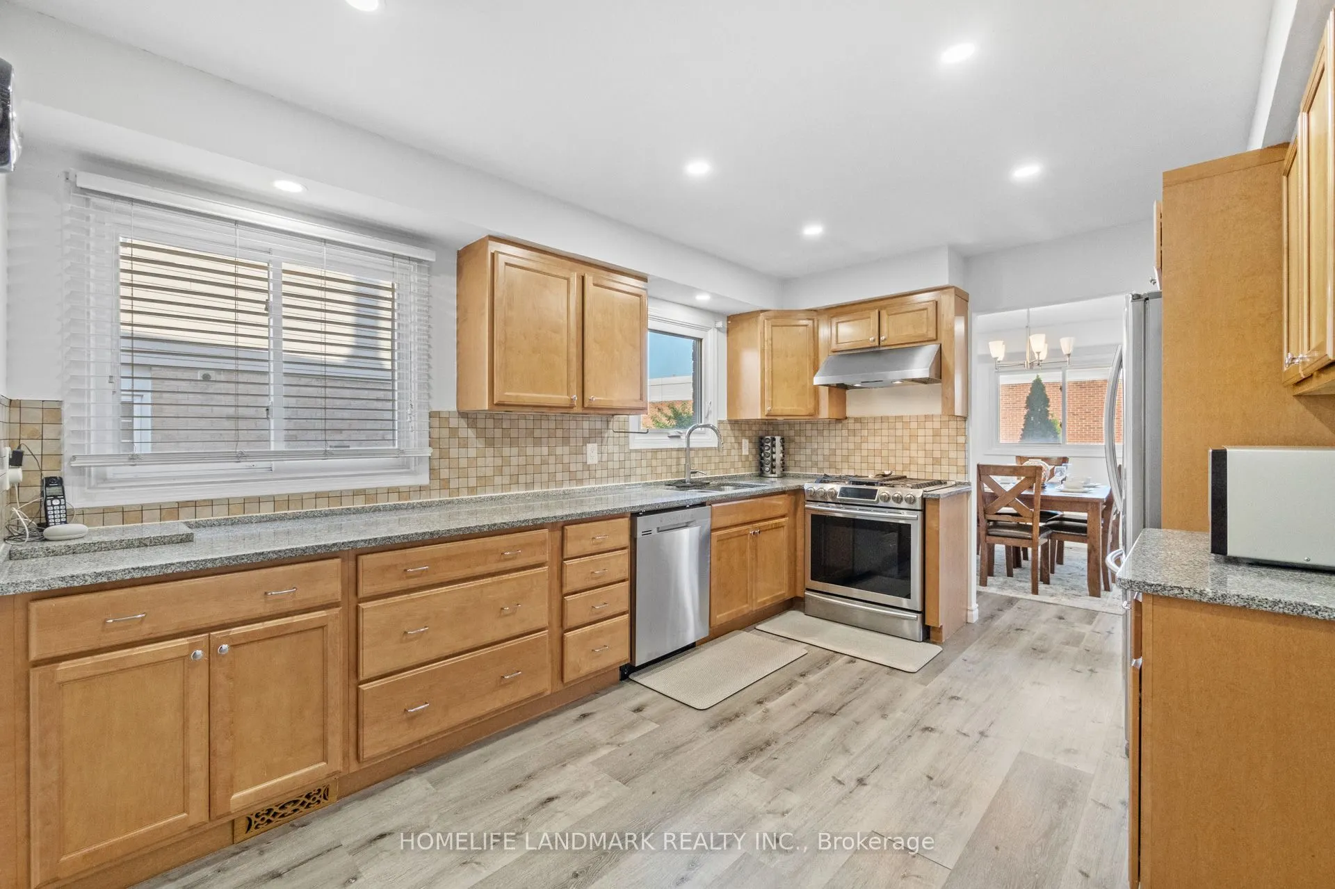 1544 Kirkrow Crescent