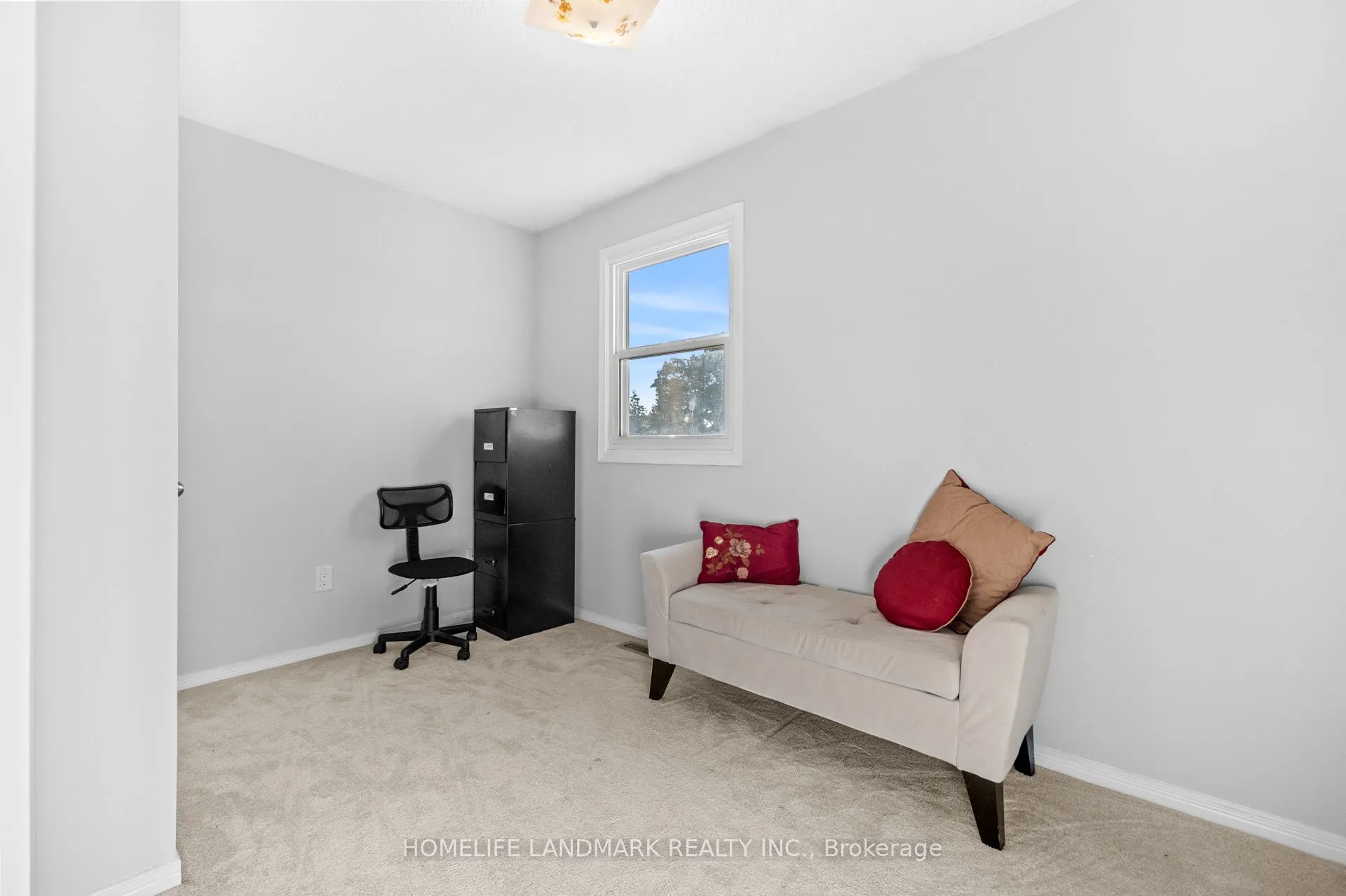 1544 Kirkrow Crescent