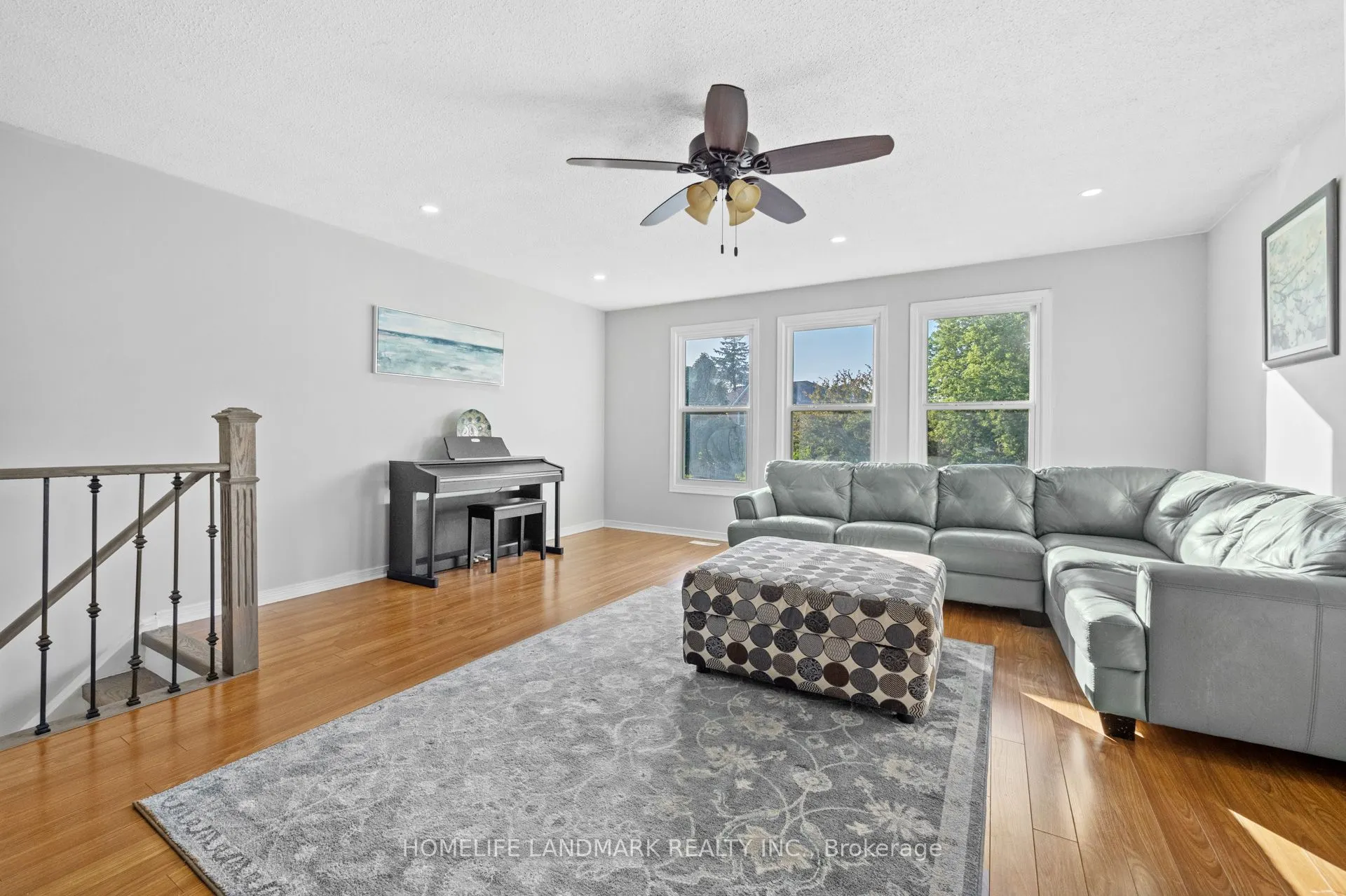 1544 Kirkrow Crescent