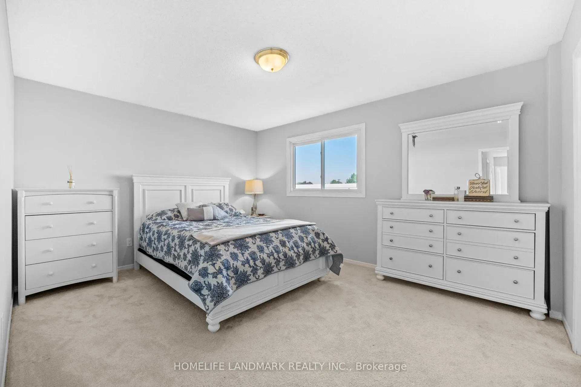 1544 Kirkrow Crescent