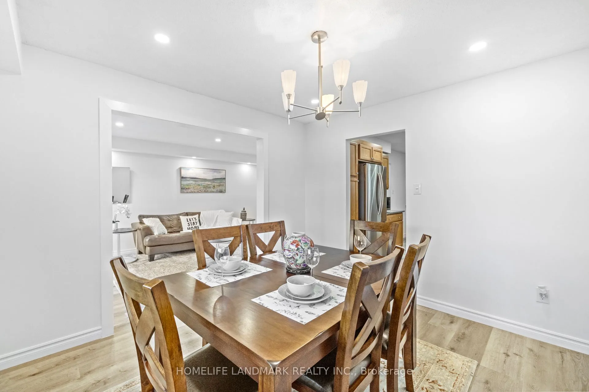 1544 Kirkrow Crescent