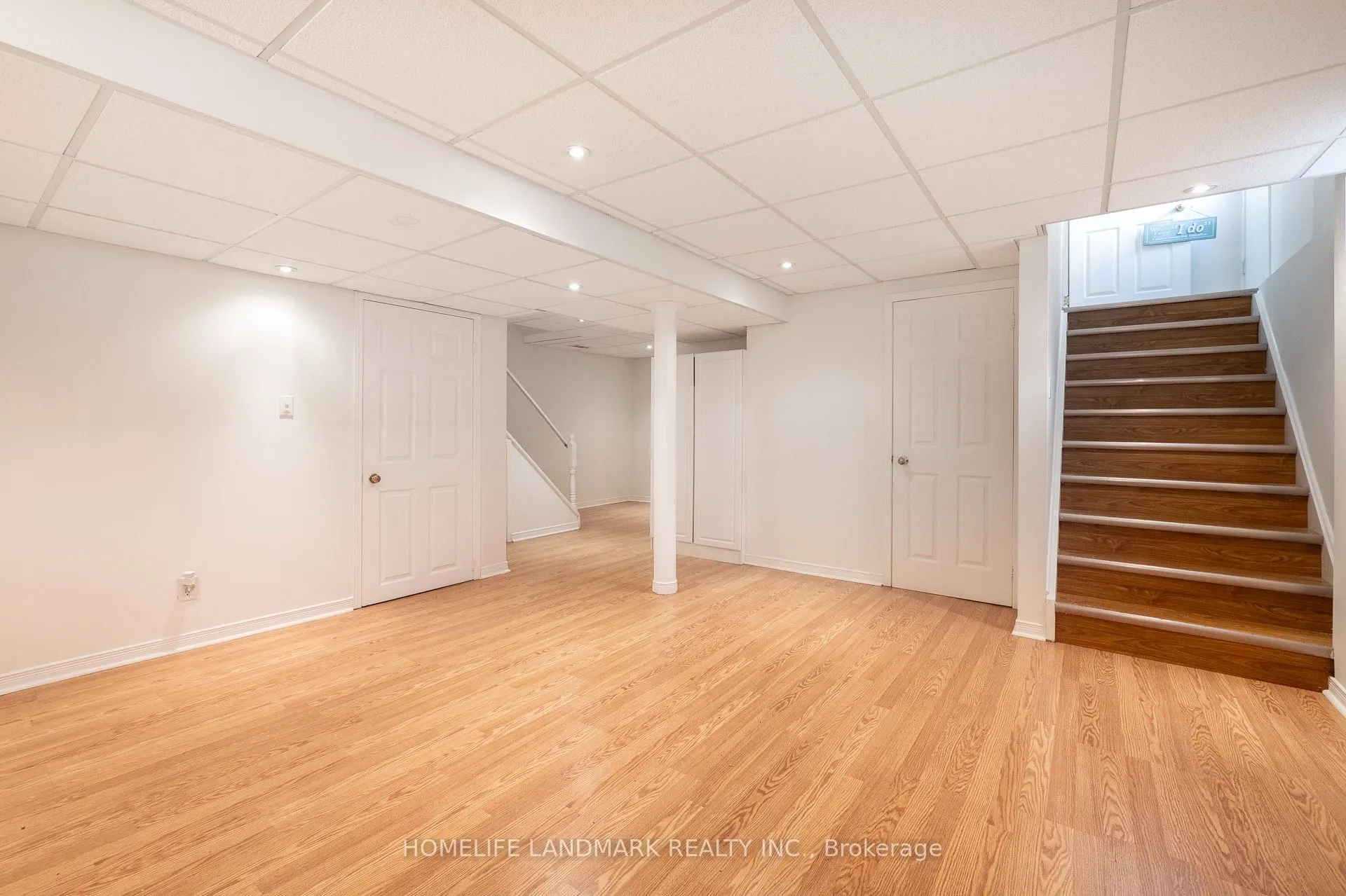 1544 Kirkrow Crescent