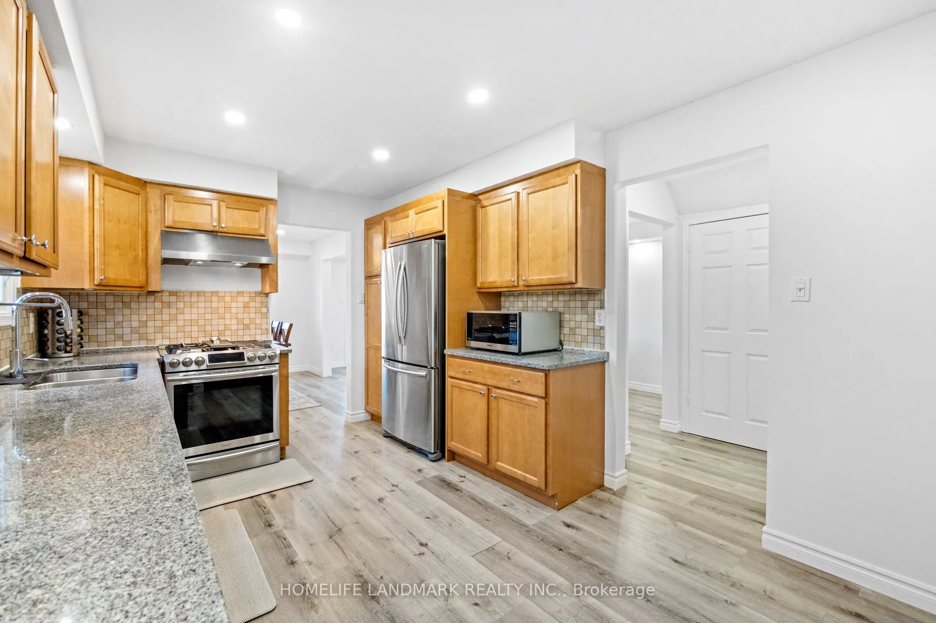 1544 Kirkrow Crescent