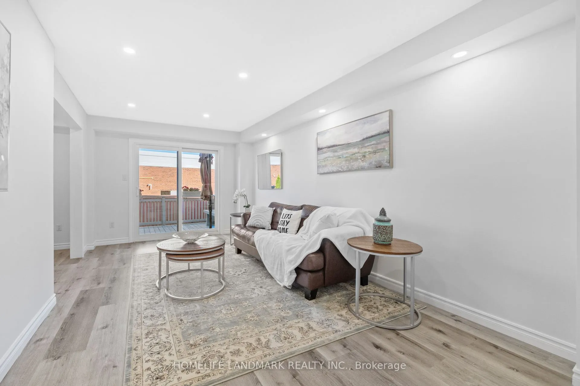 1544 Kirkrow Crescent