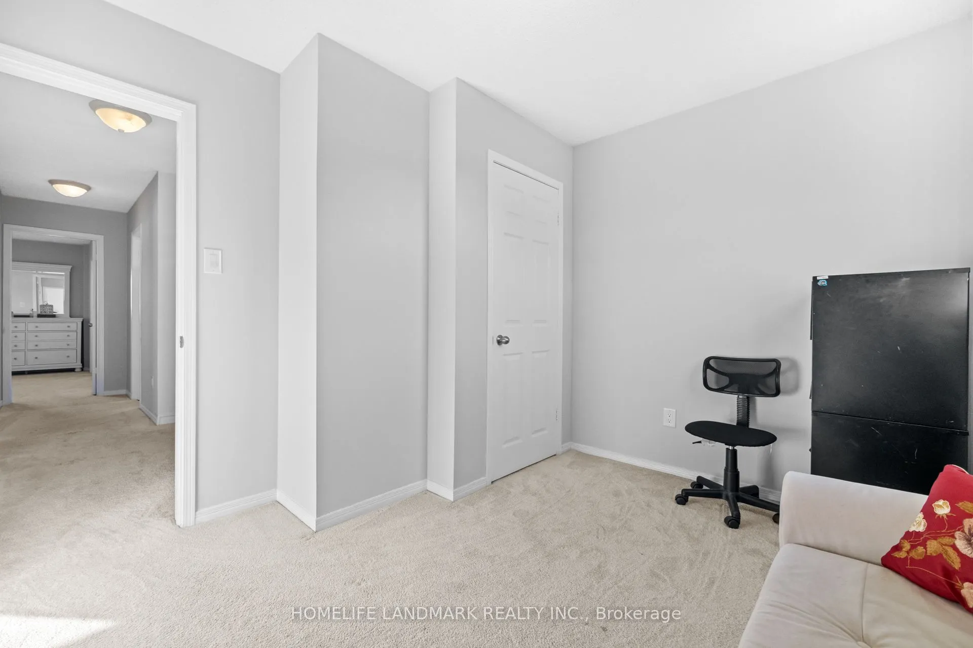 1544 Kirkrow Crescent