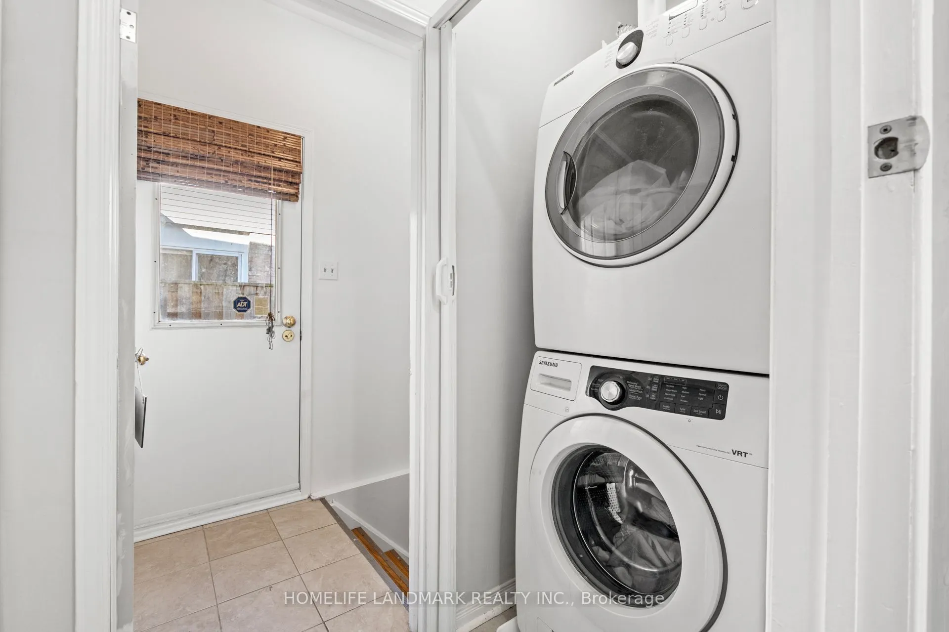 1544 Kirkrow Crescent