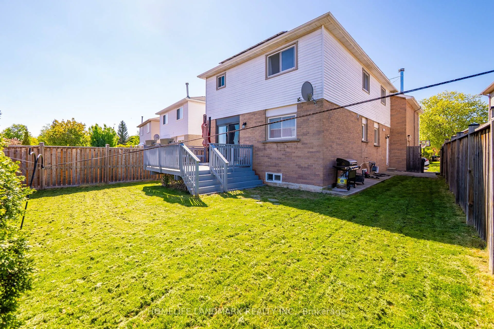 1544 Kirkrow Crescent