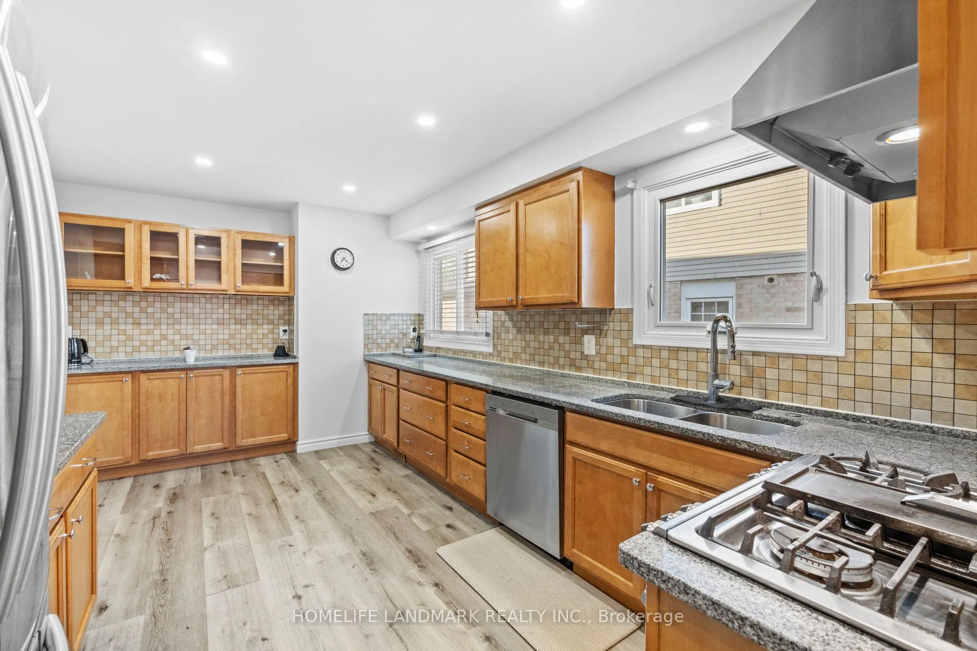 1544 Kirkrow Crescent