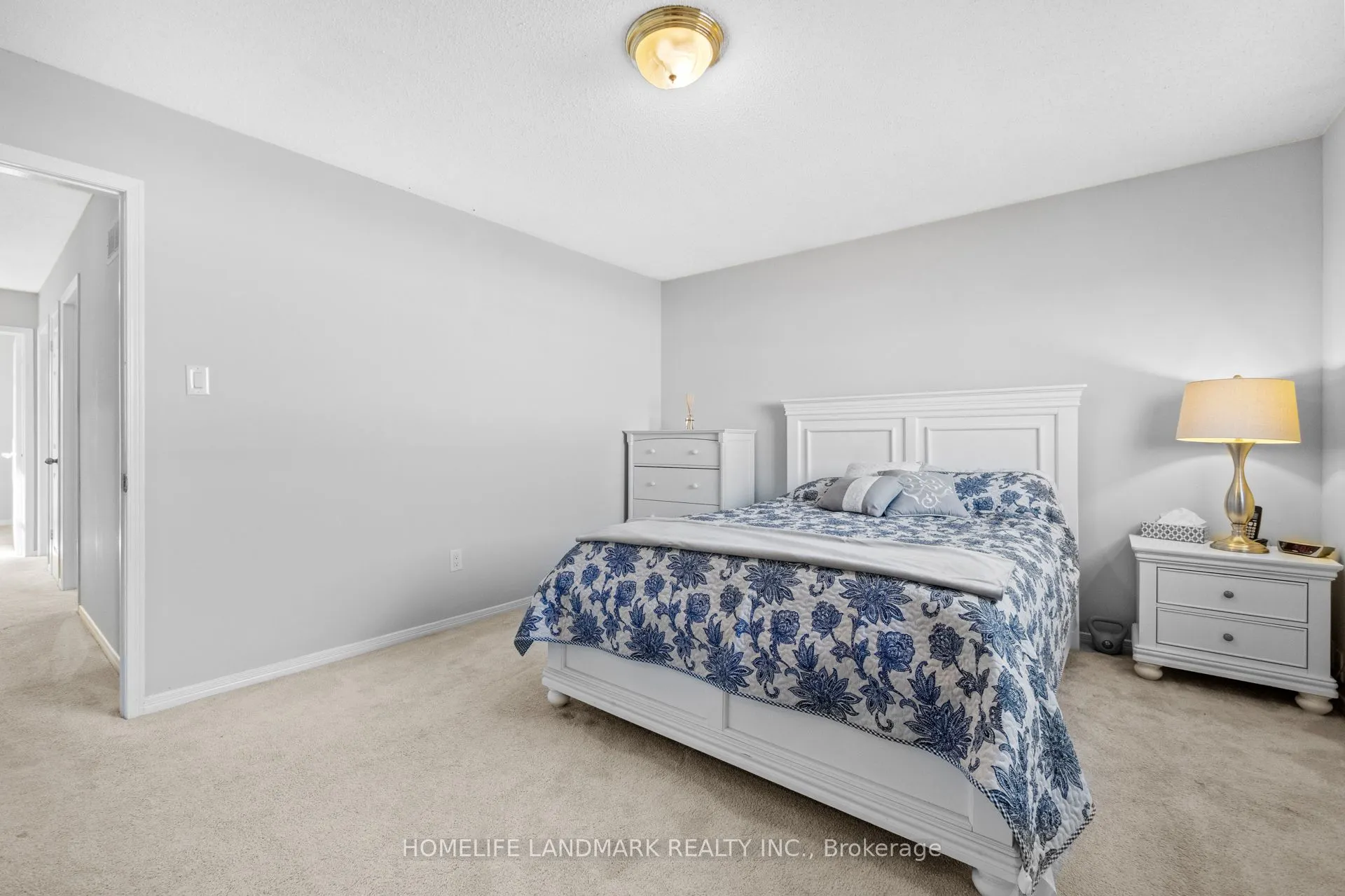 1544 Kirkrow Crescent