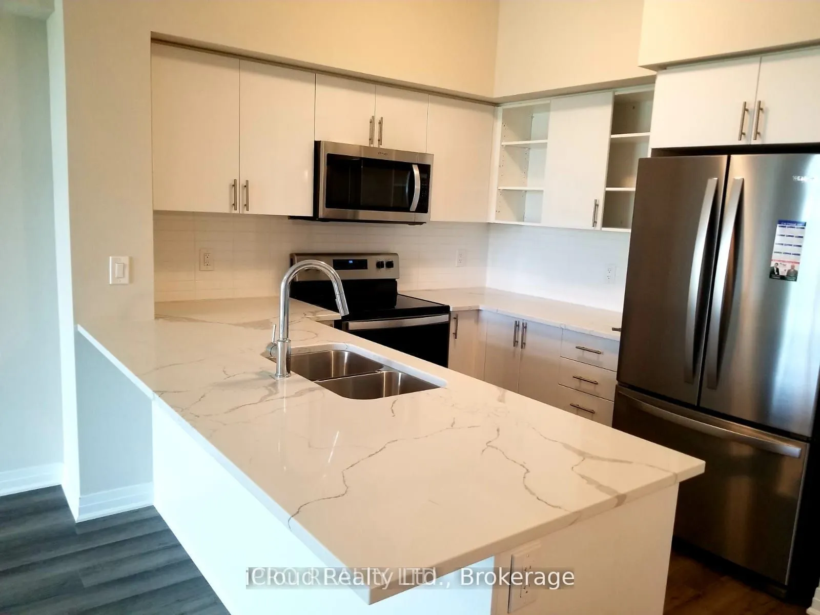 610 Farmstead Drive, #514