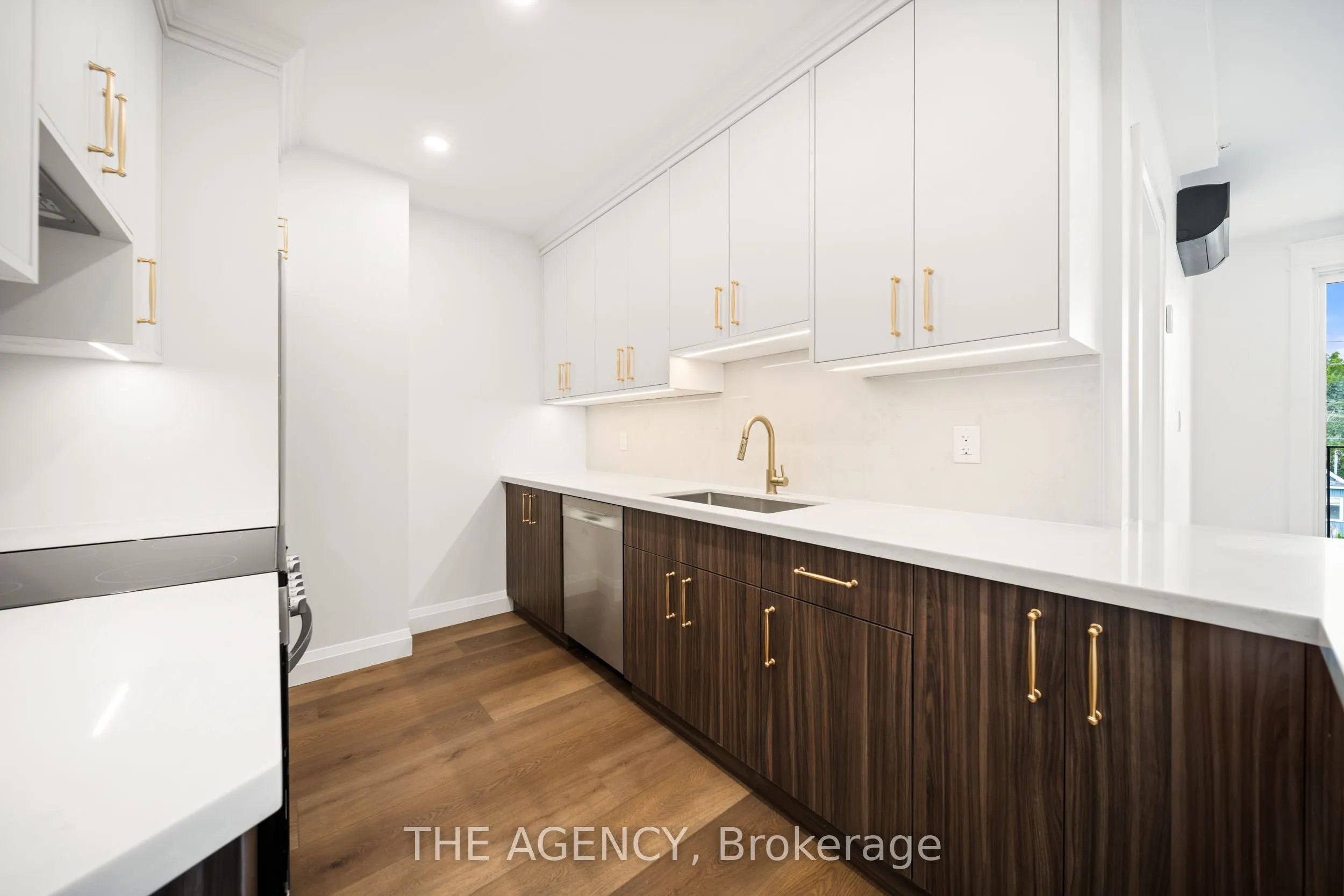 153 Main Street E, #1