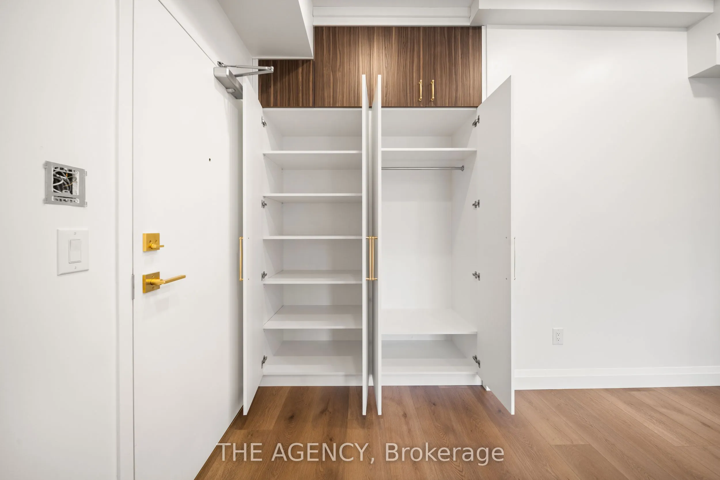 153 Main Street E, #1