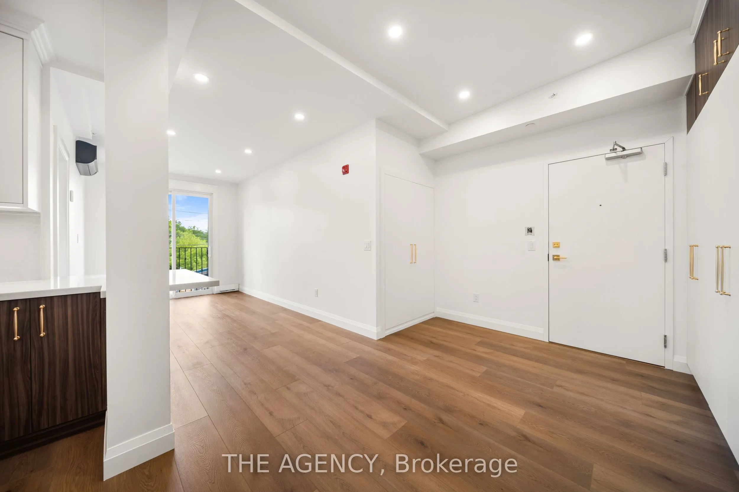 153 Main Street E, #1