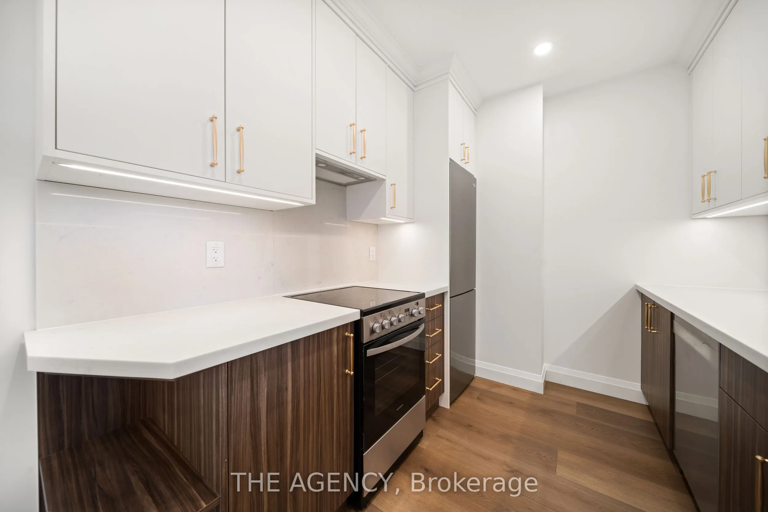 153 Main Street E, #1