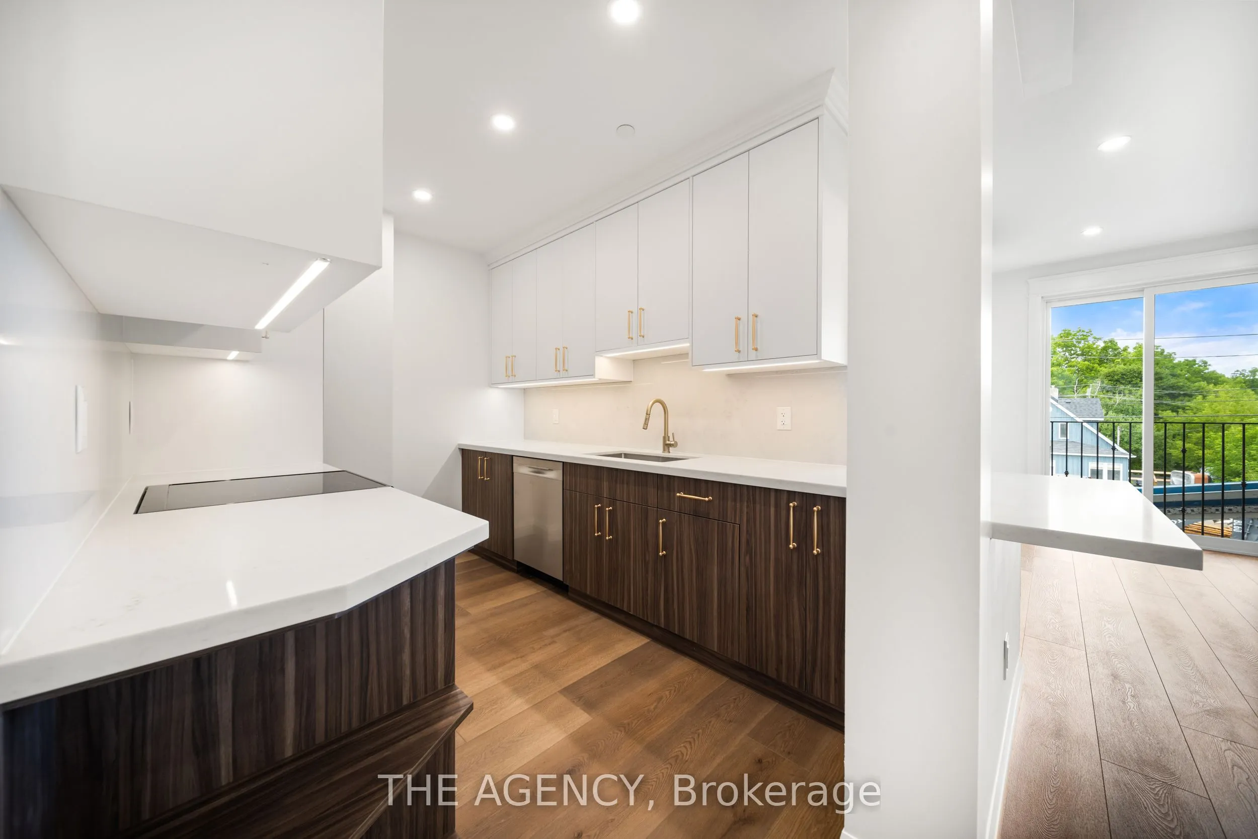 153 Main Street E, #1