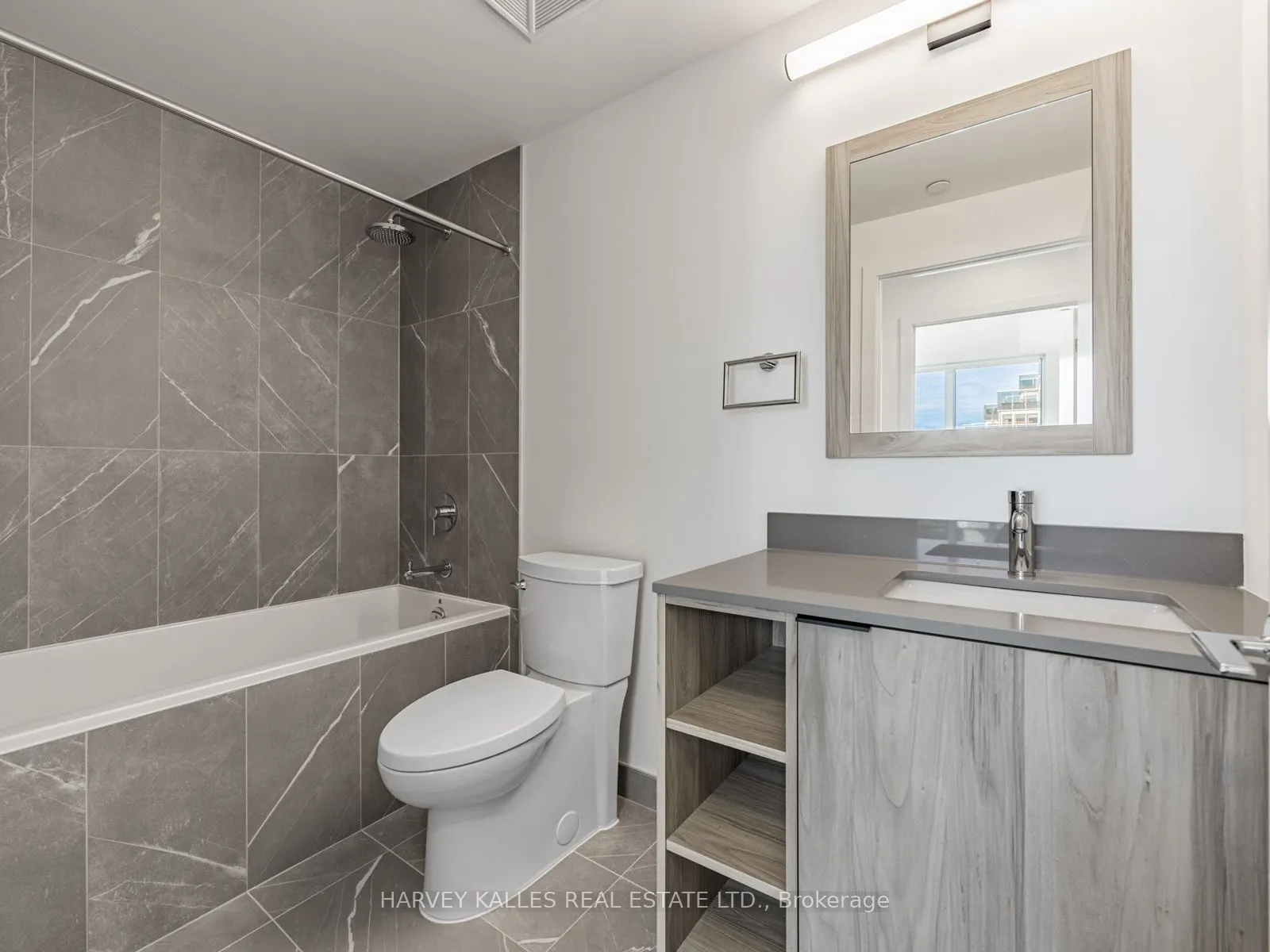 1037 The Queensway, #425