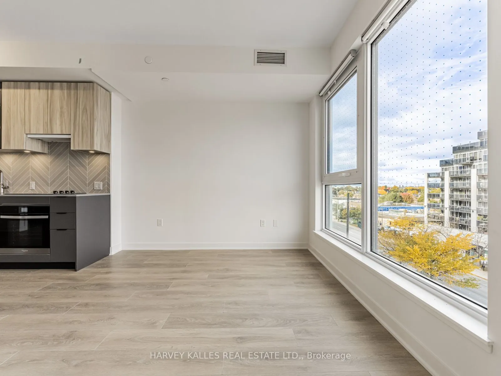 1037 The Queensway, #425