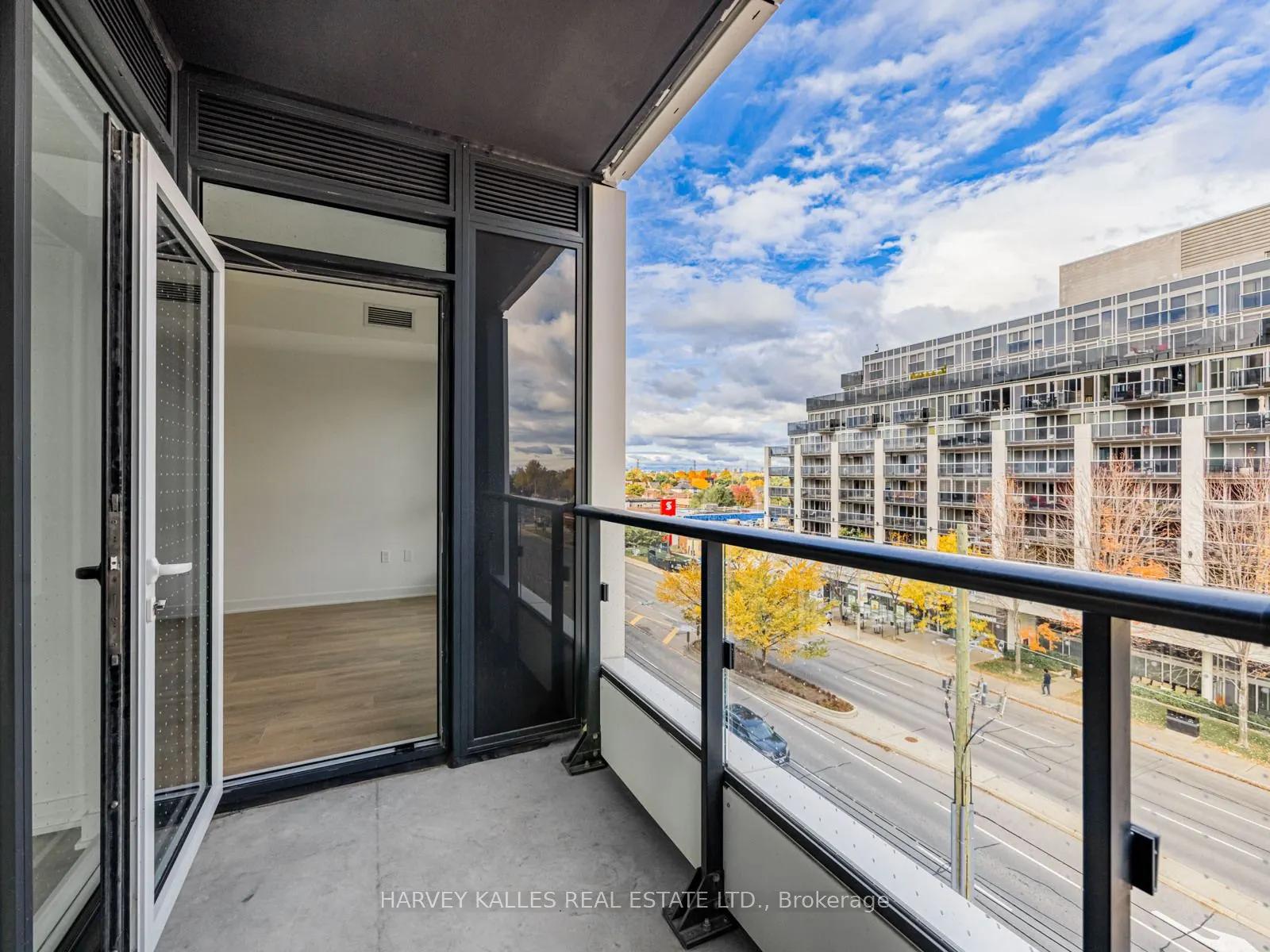 1037 The Queensway, #425