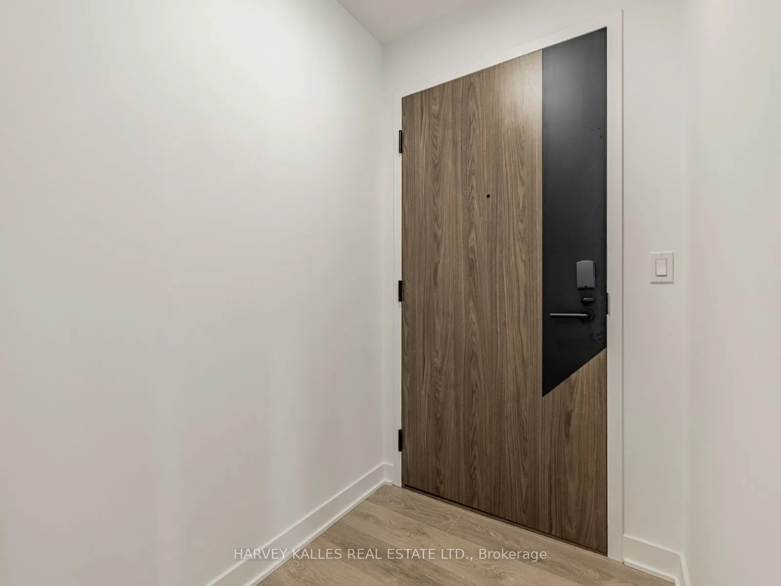 1037 The Queensway, #425