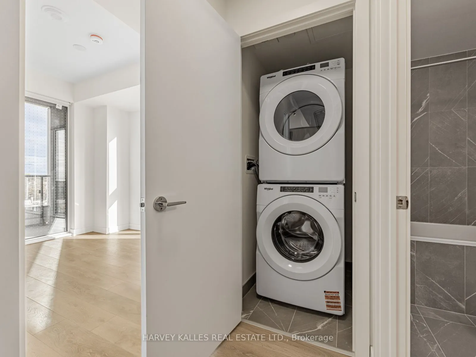 1037 The Queensway, #425