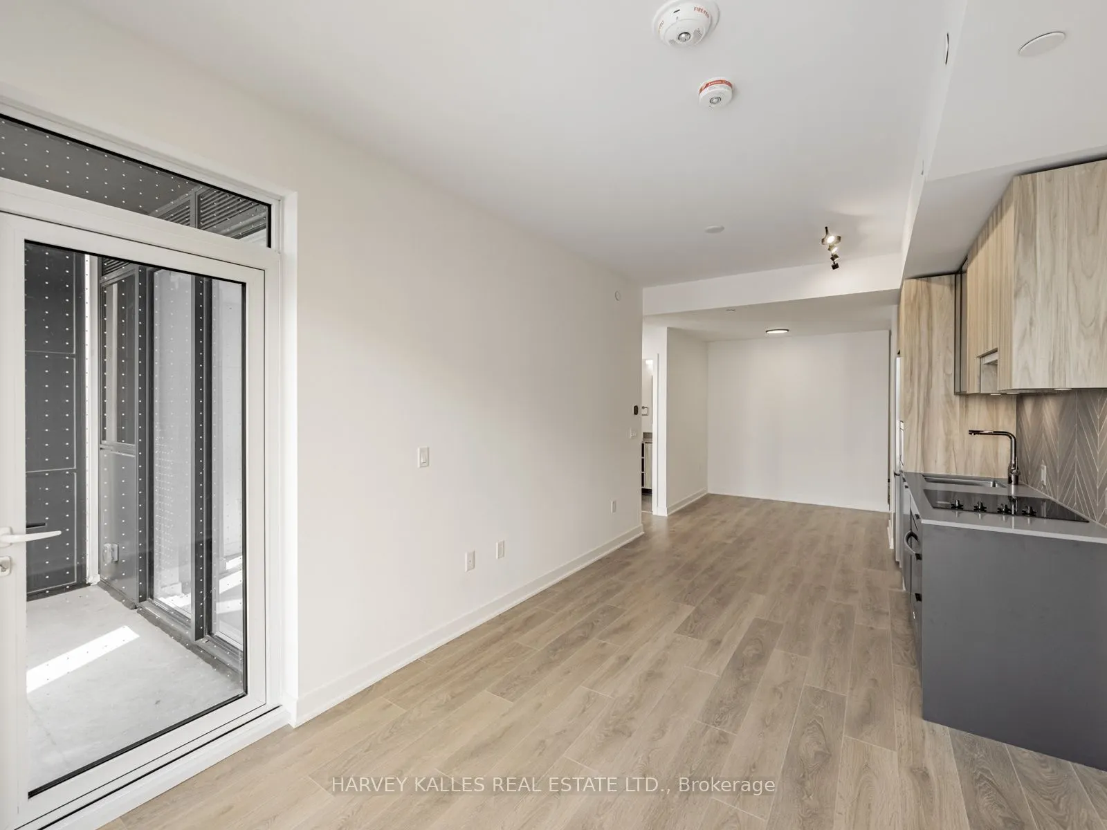 1037 The Queensway, #425