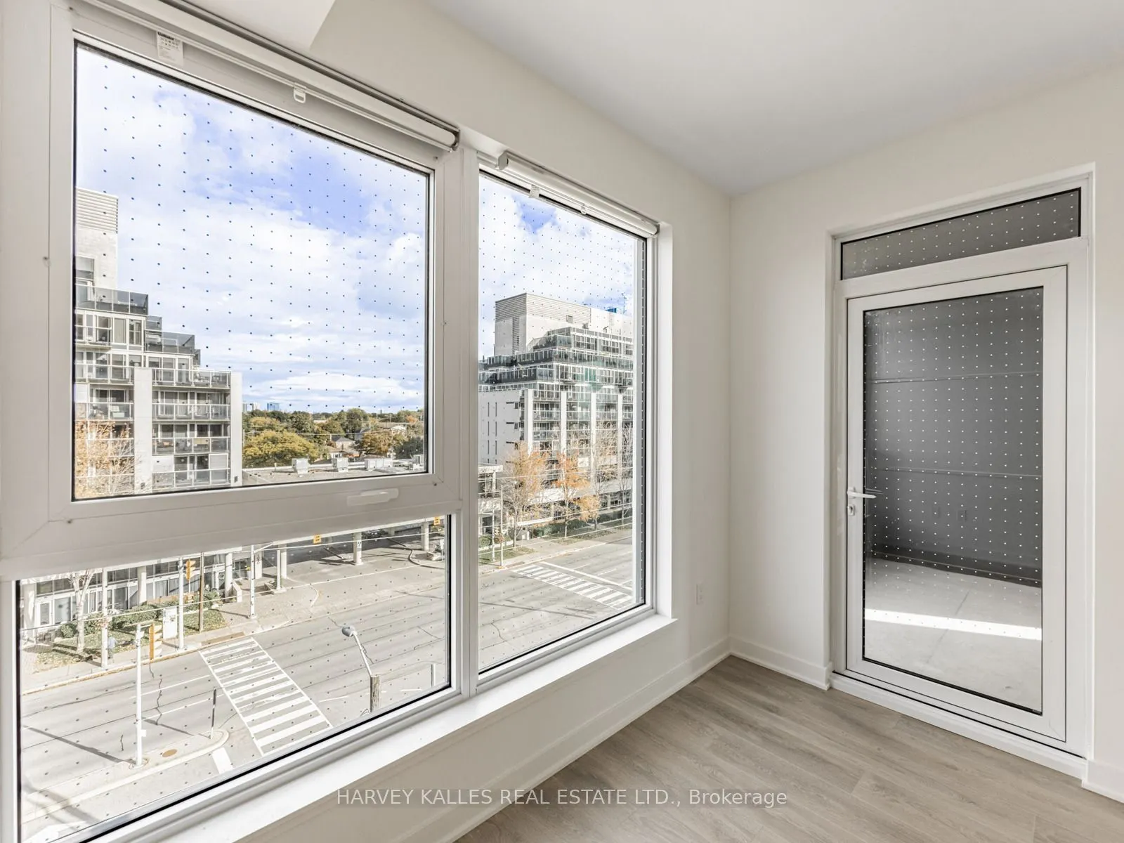 1037 The Queensway, #425