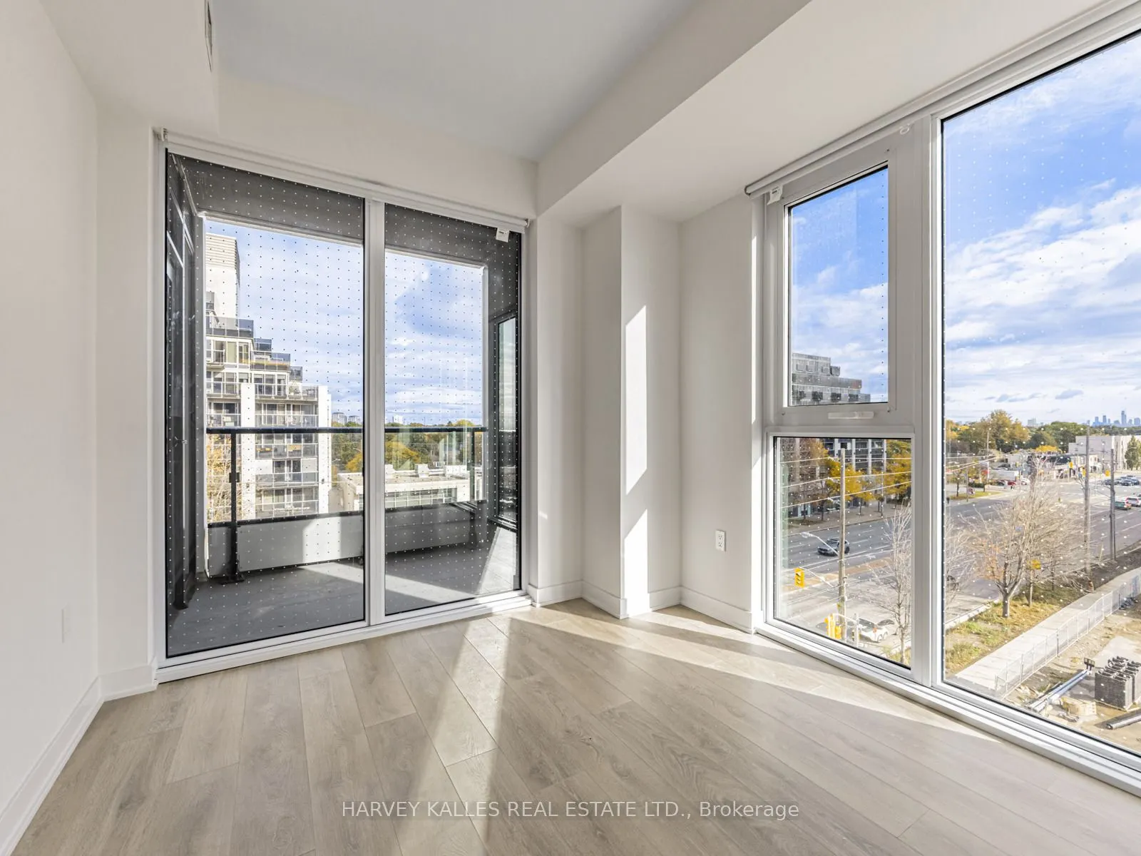 1037 The Queensway, #425