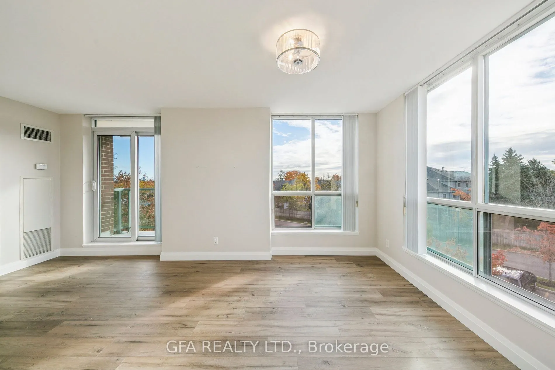 4879 Kimbermount Avenue, #308