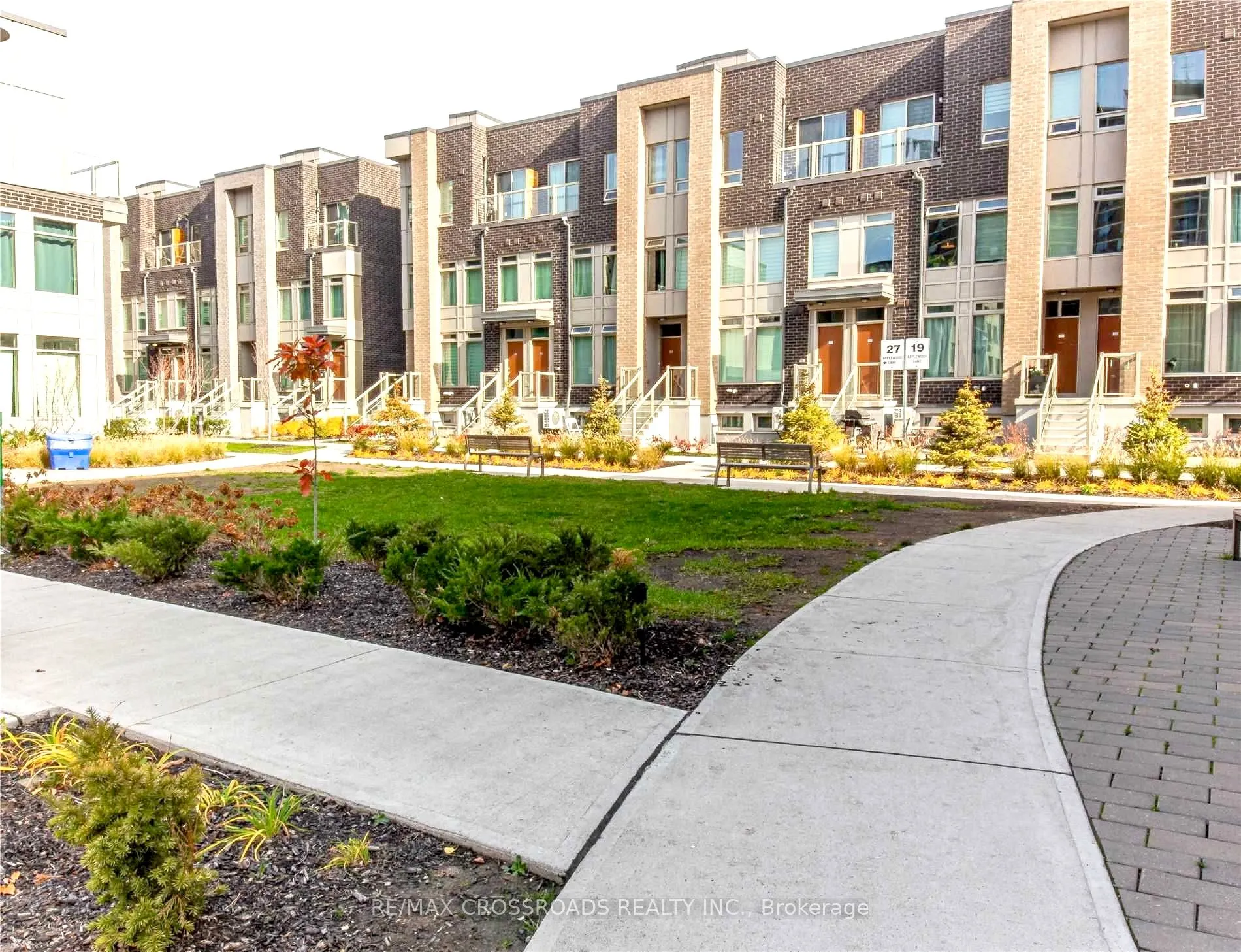 19 Applewood Lane, #244