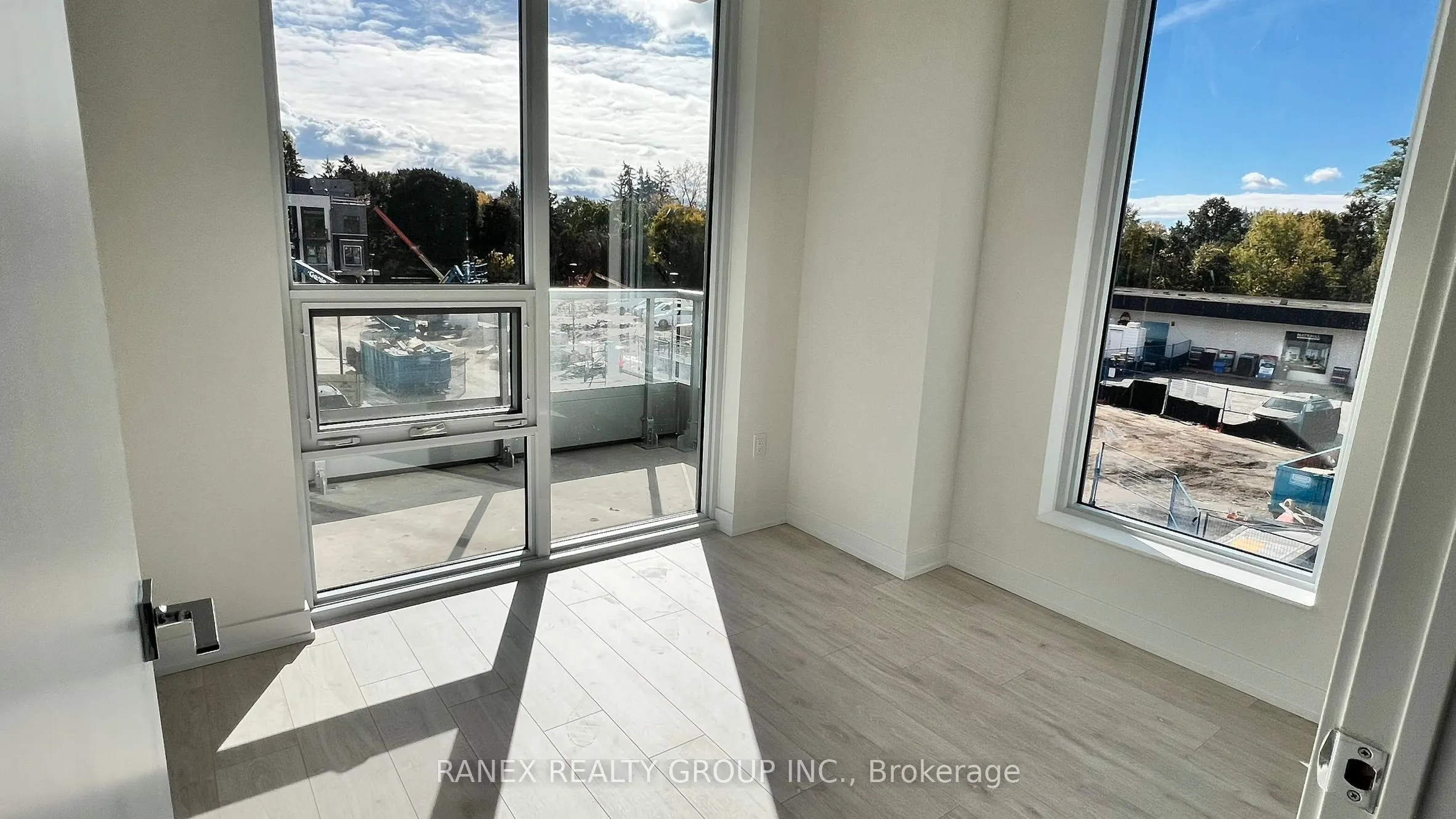 500 Plains Road E, #206