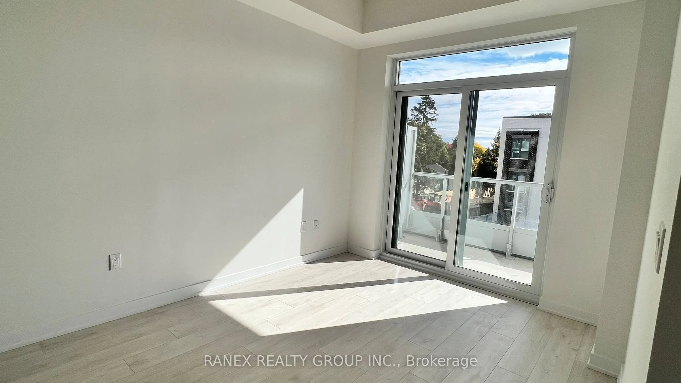 500 Plains Road E, #206