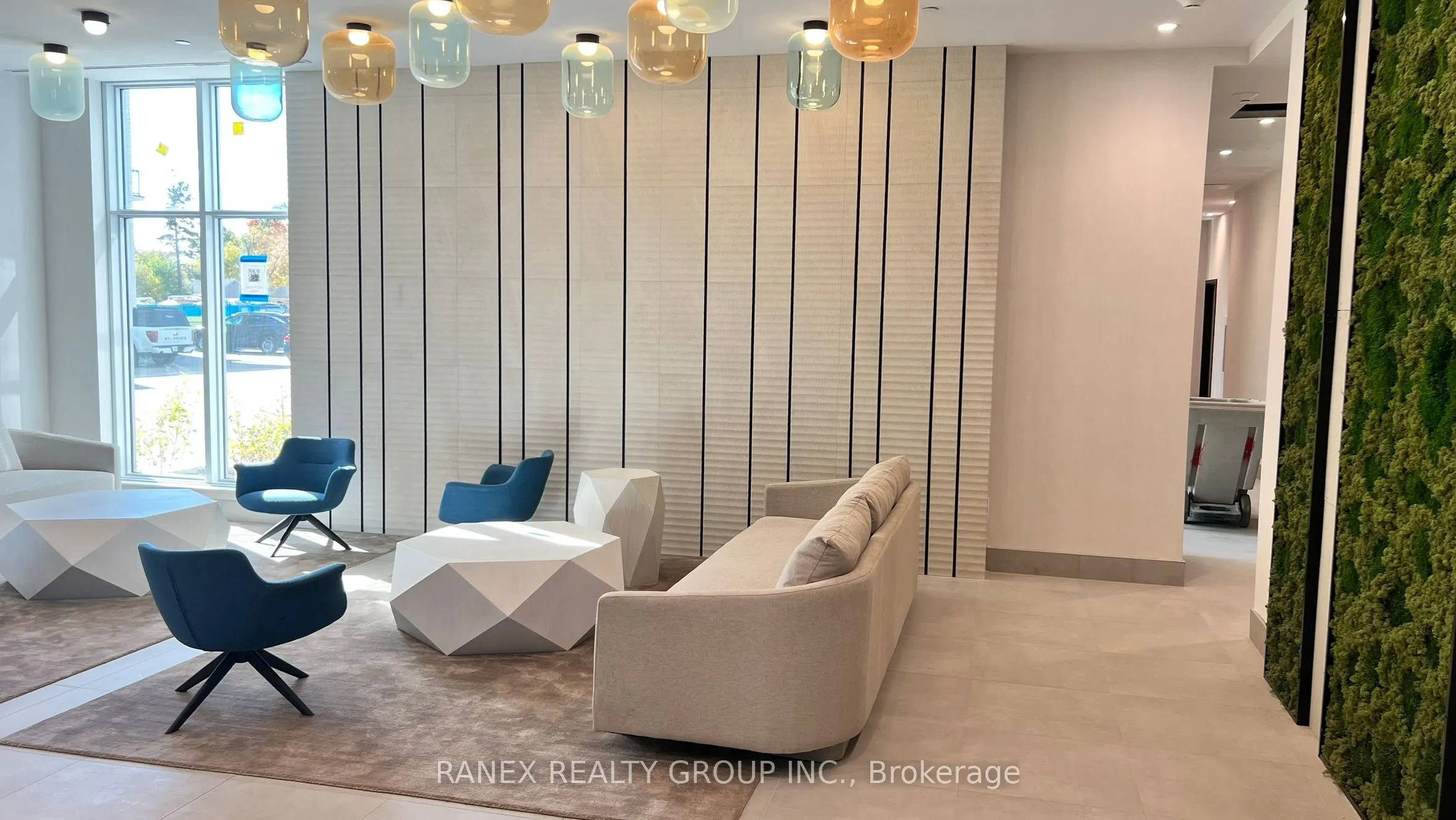 500 Plains Road E, #206