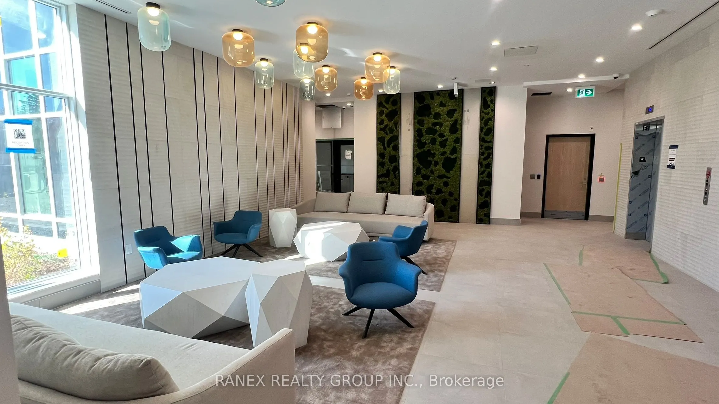 500 Plains Road E, #206