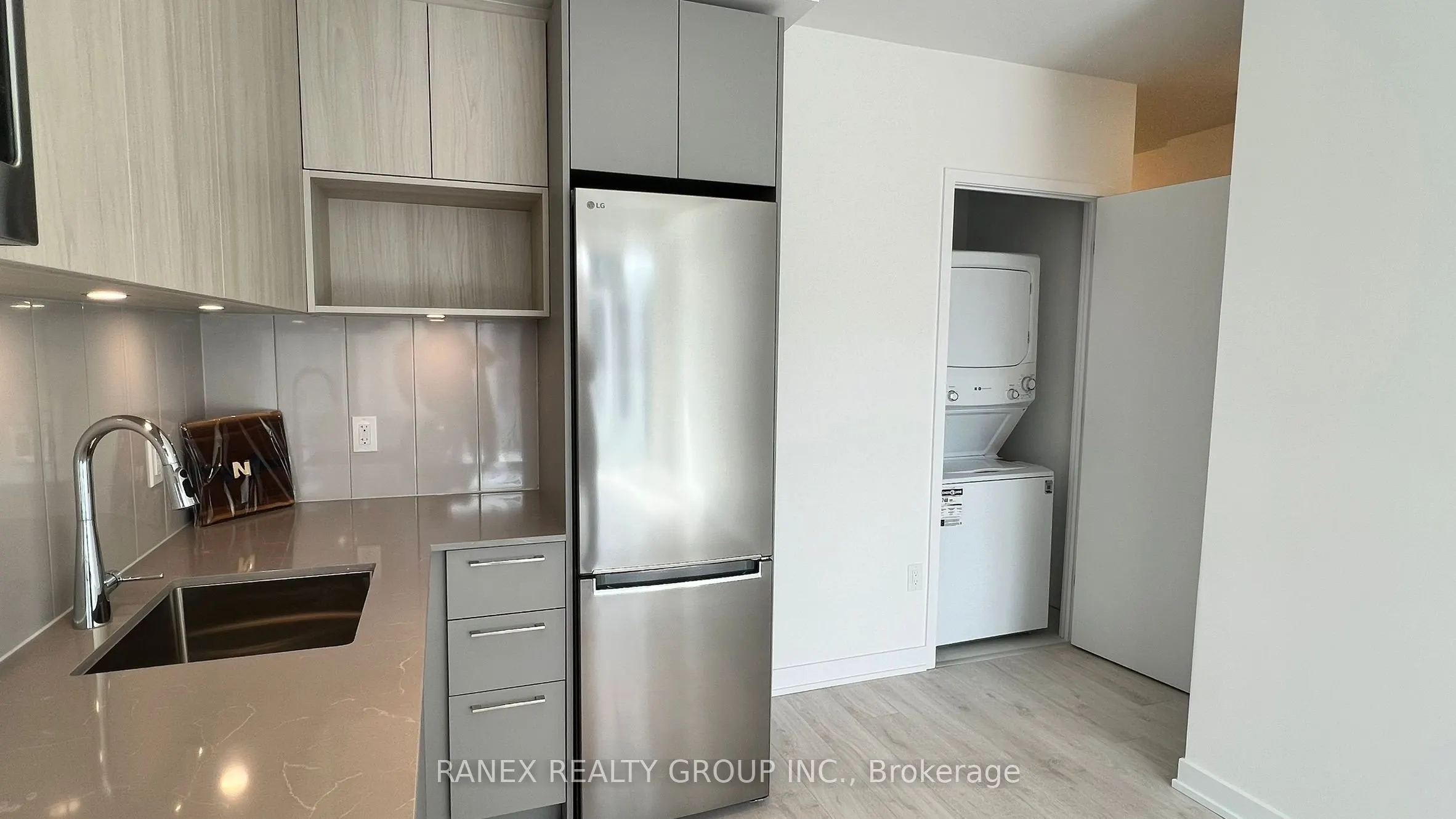 500 Plains Road E, #206