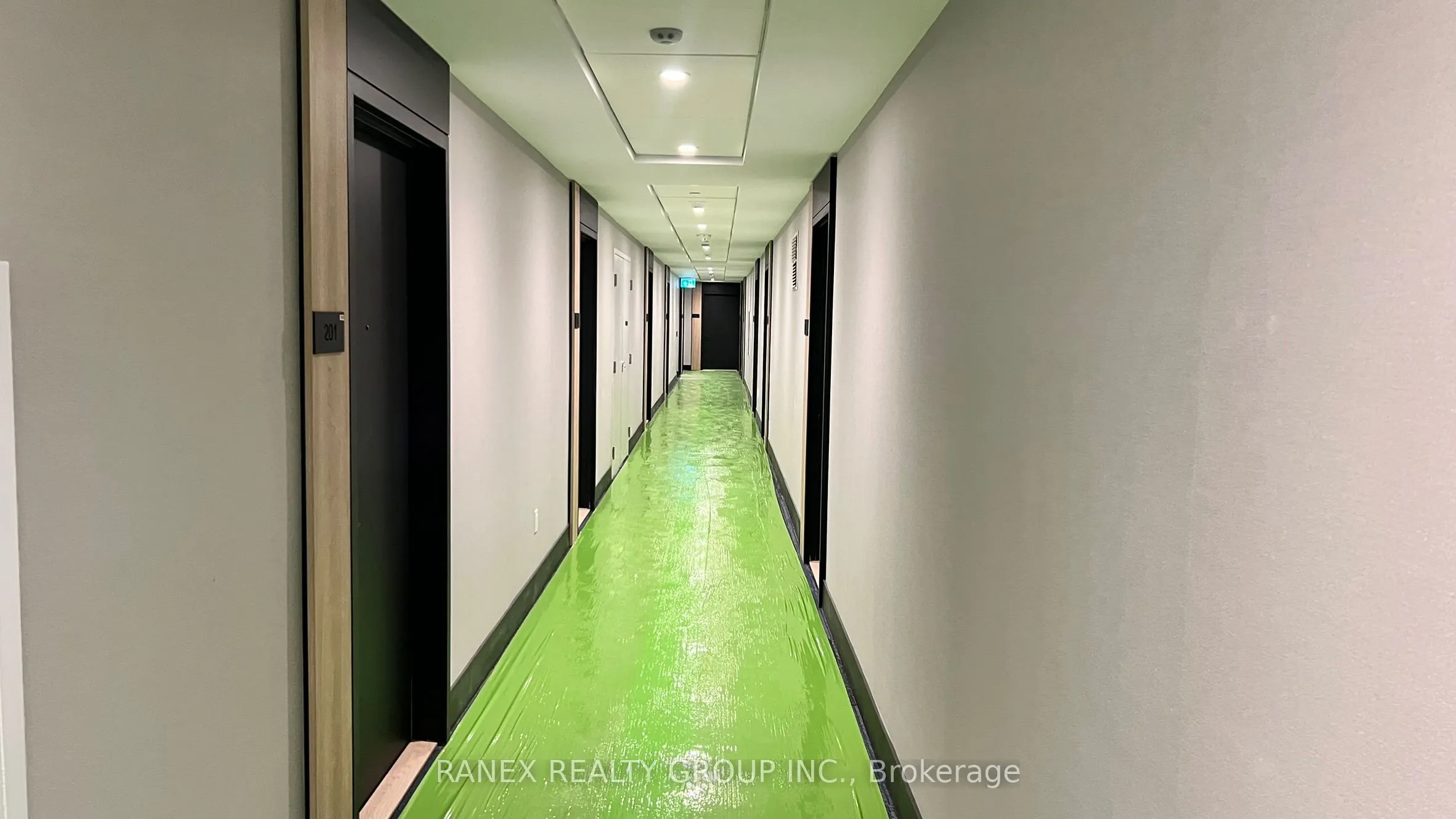 500 Plains Road E, #206