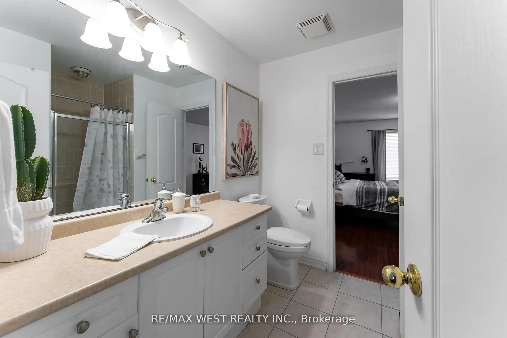 8 Yellow Avens Boulevard