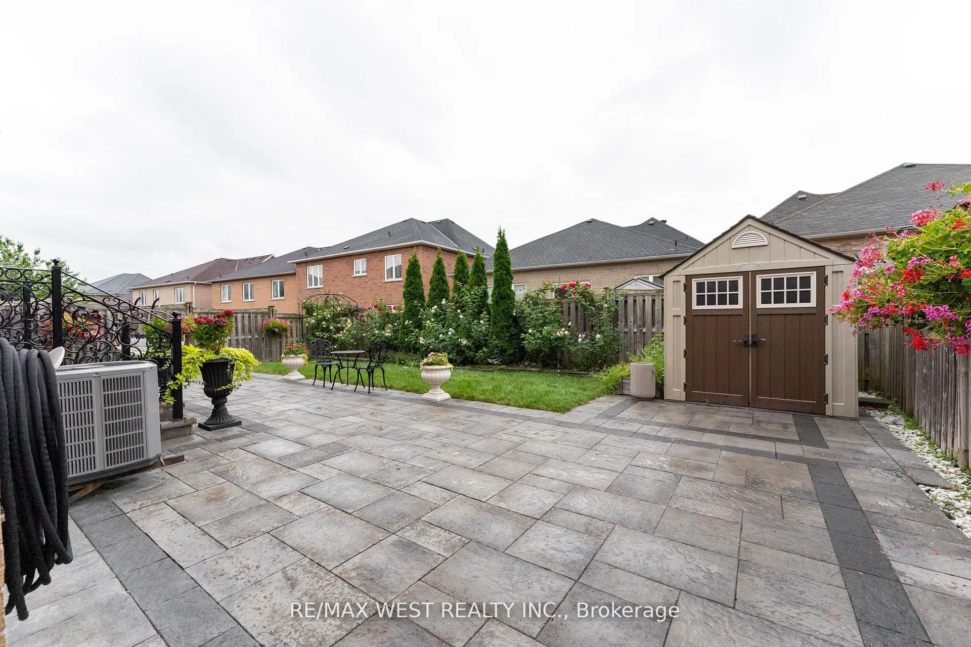 8 Yellow Avens Boulevard