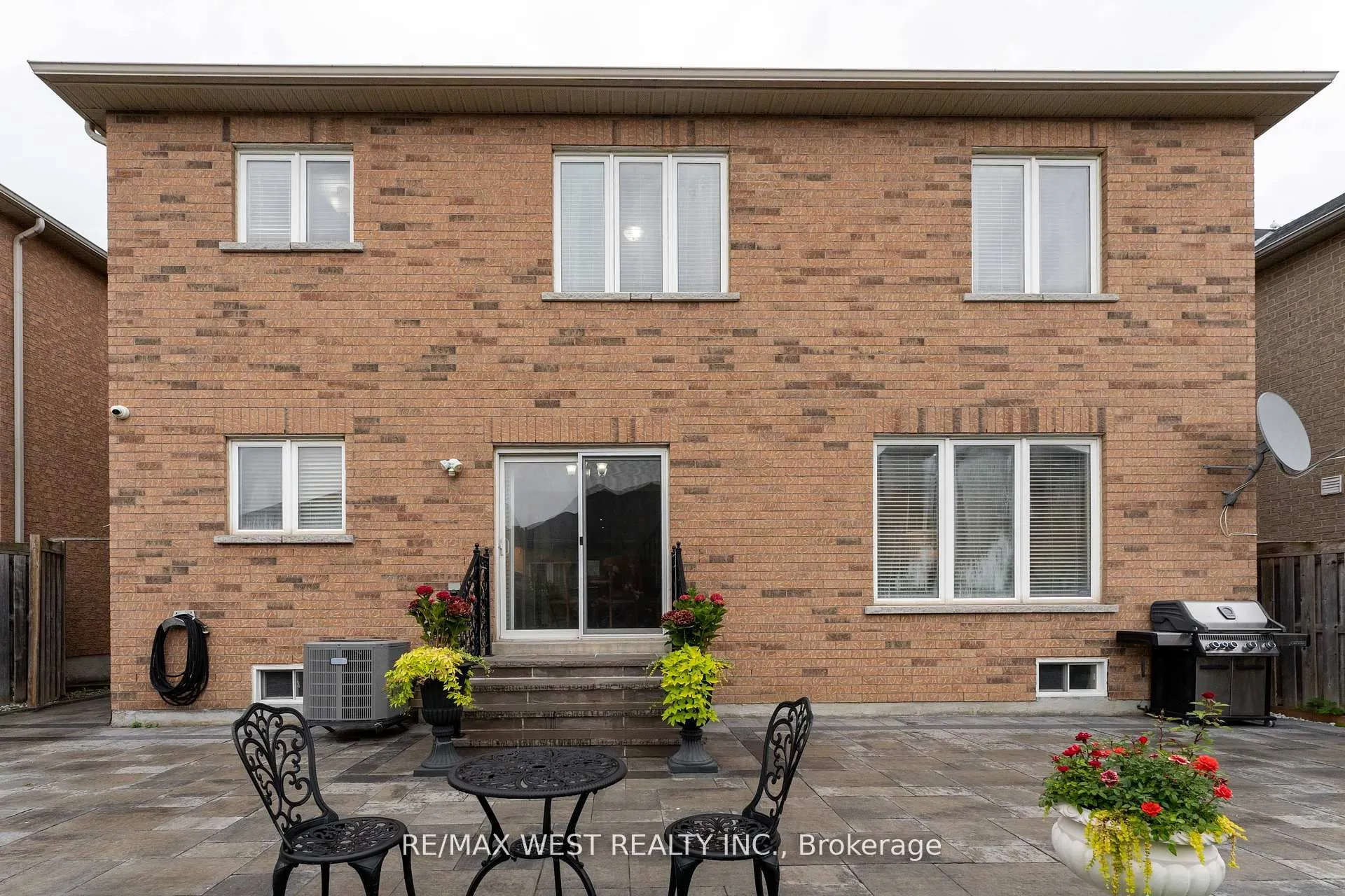 8 Yellow Avens Boulevard