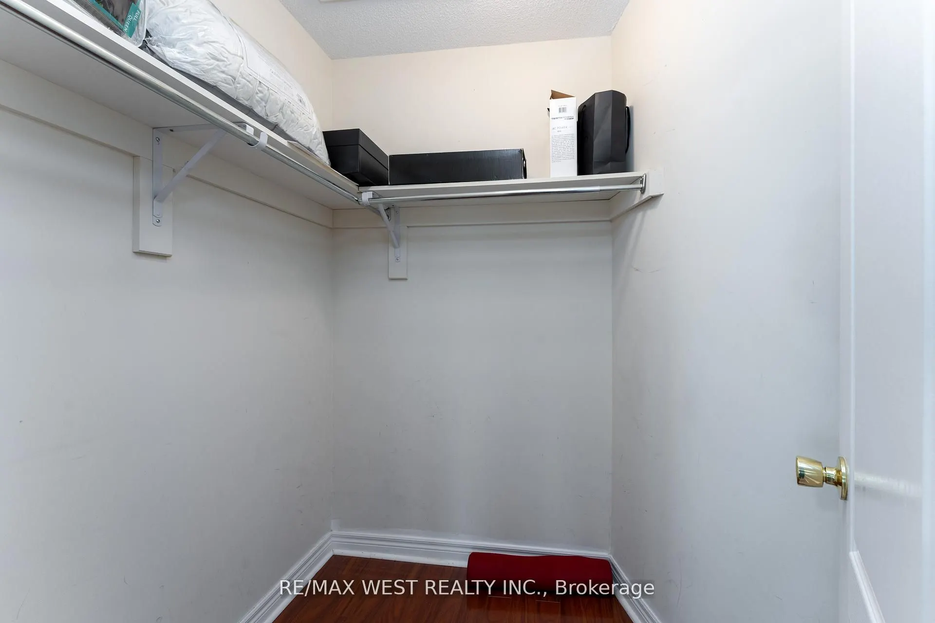 8 Yellow Avens Boulevard