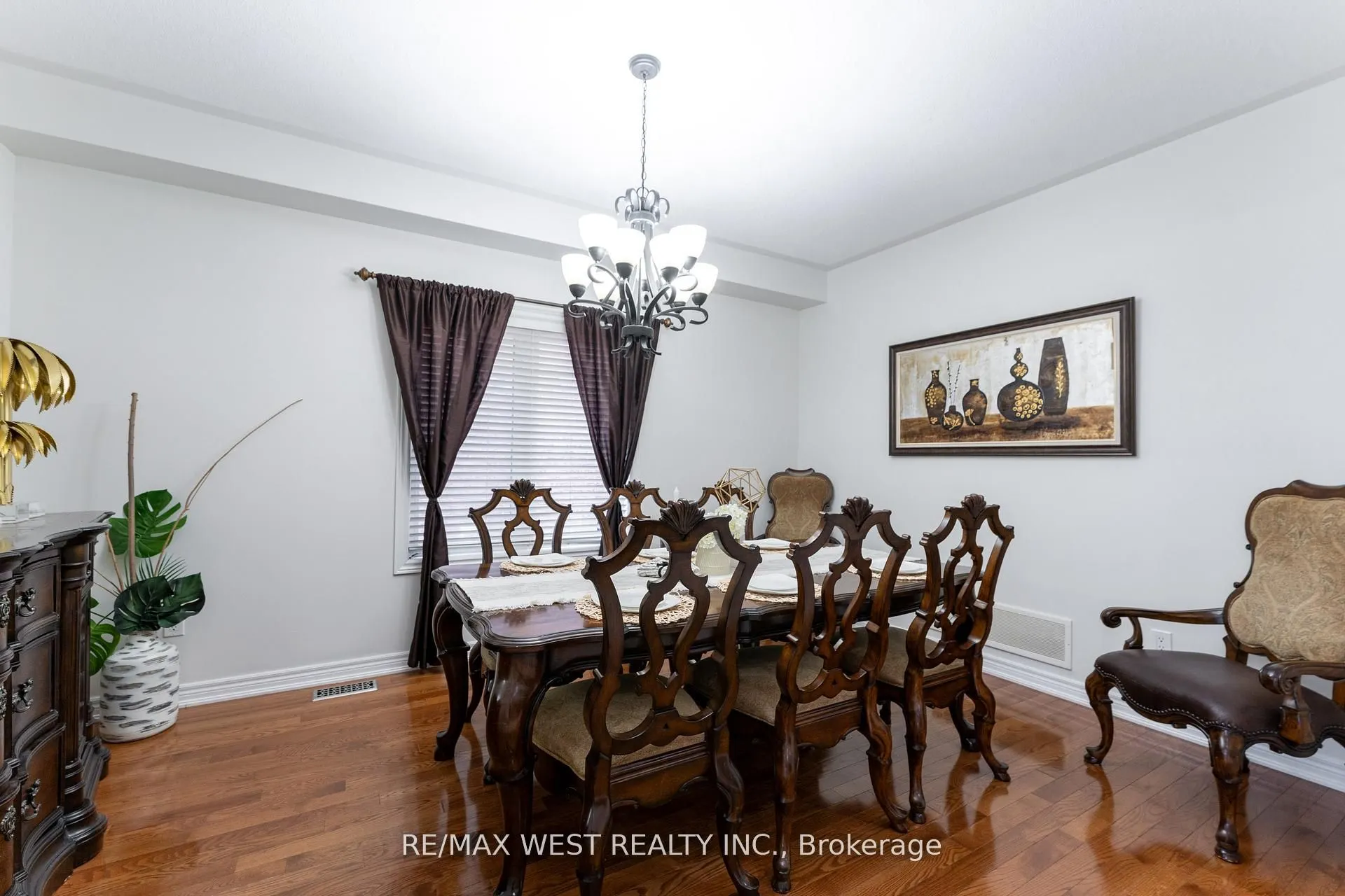 8 Yellow Avens Boulevard